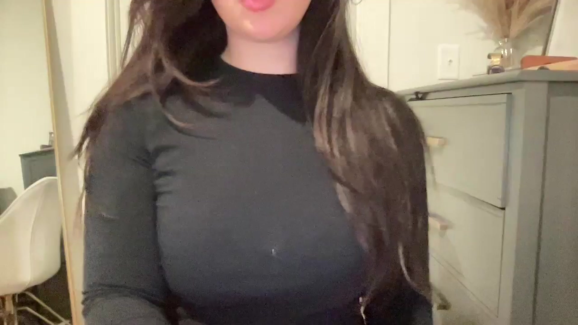 Gallery image thumbnail from EllaCakes's myfreecams stream on, 12/27/2024, 03:16 image 8 of 20