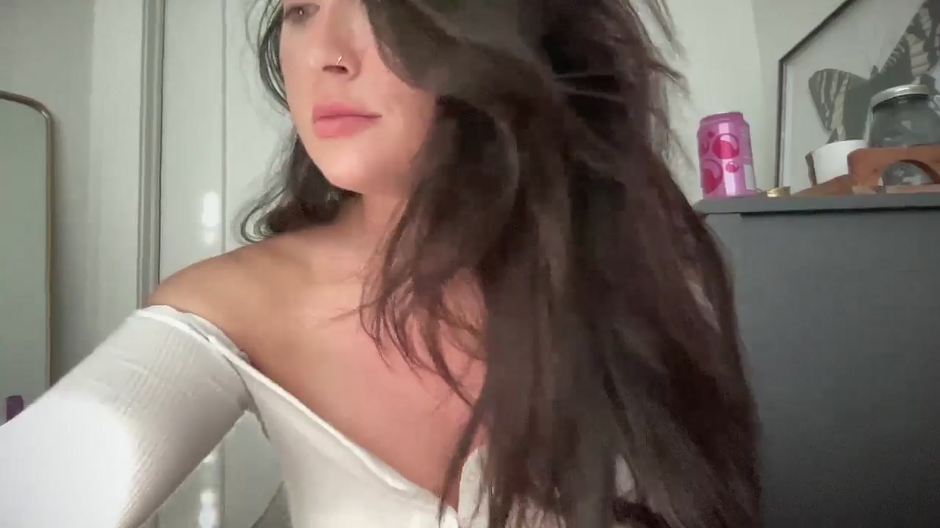 Gallery image thumbnail from EllaCakes's myfreecams stream on, 01/09/2025, 21:24 image 14 of 20