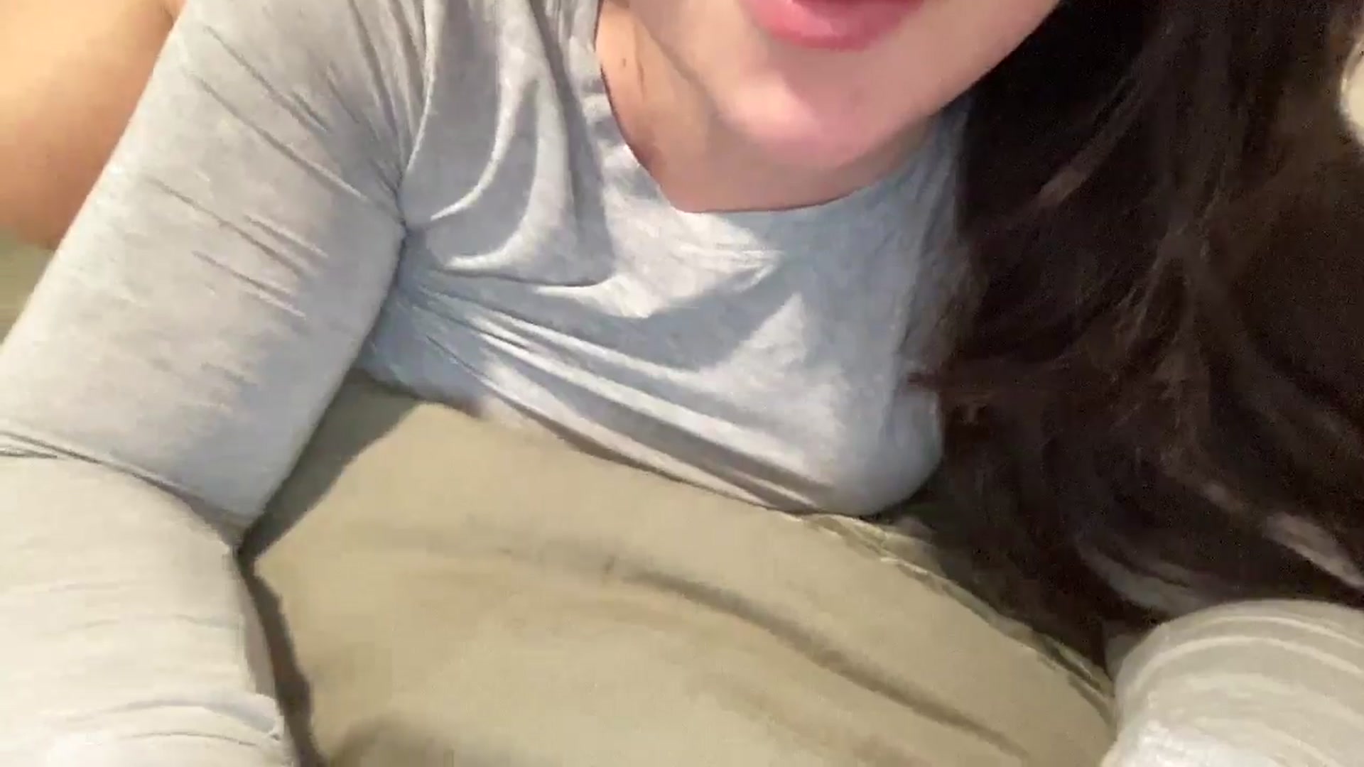Gallery image thumbnail from EllaCakes's myfreecams stream on, 01/22/2025, 18:04 image 15 of 20