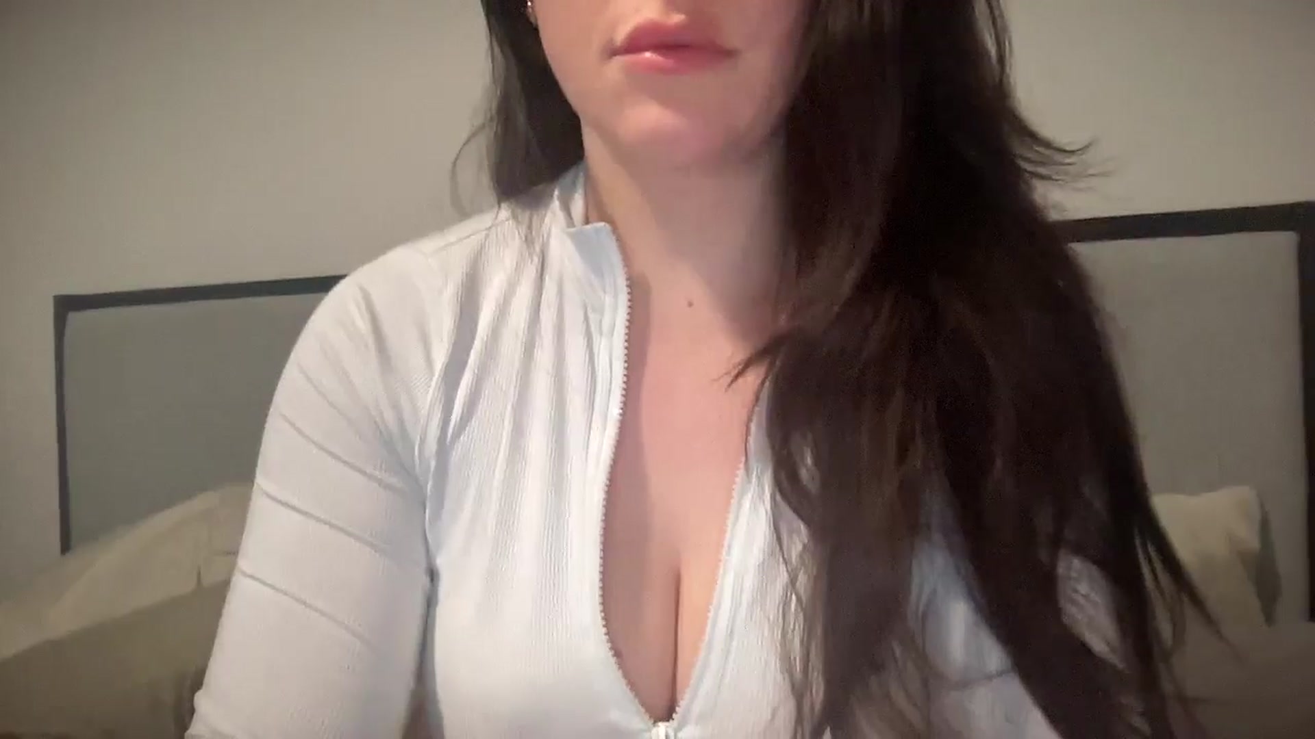 Gallery image thumbnail from EllaCakes's myfreecams stream on, 01/27/2025, 18:27 image 12 of 20