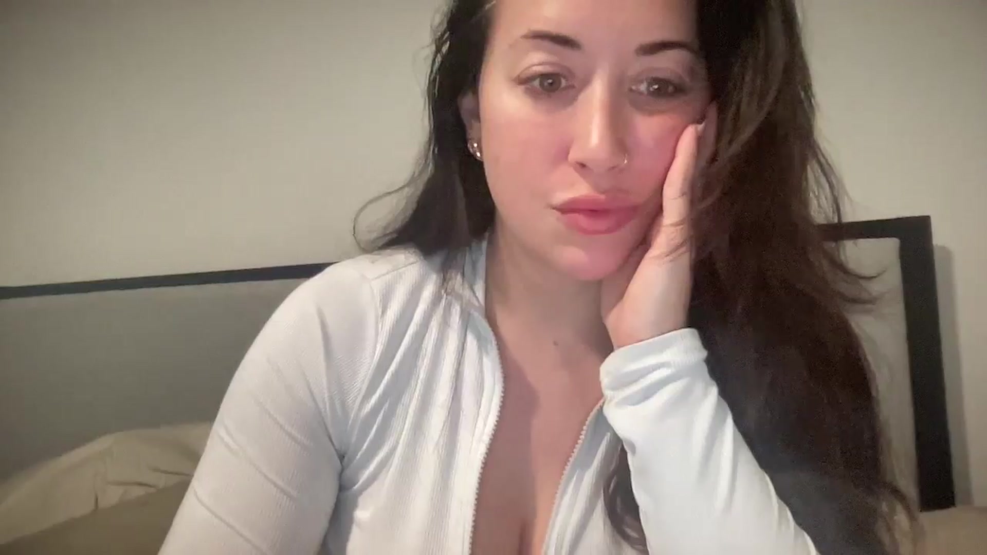 Gallery image thumbnail from EllaCakes's myfreecams stream on, 01/27/2025, 18:27 image 18 of 20