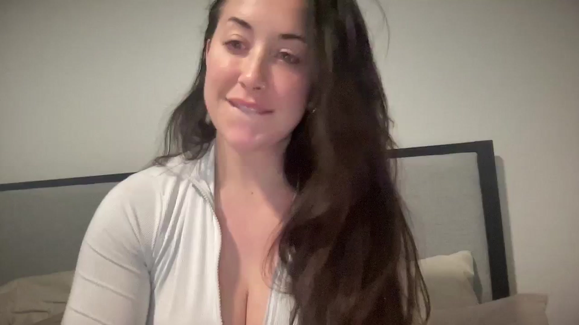 Gallery image thumbnail from EllaCakes's myfreecams stream on, 01/27/2025, 18:27 image 1 of 20