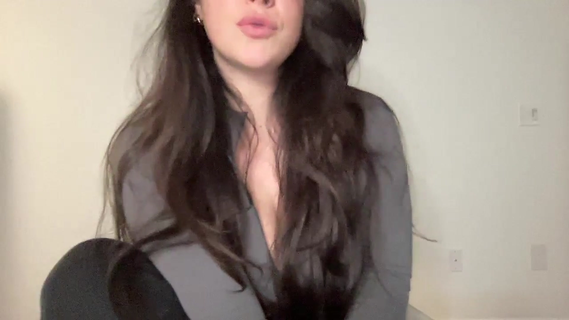 Gallery image thumbnail from EllaCakes's myfreecams stream on, 01/30/2025, 21:53 image 7 of 20