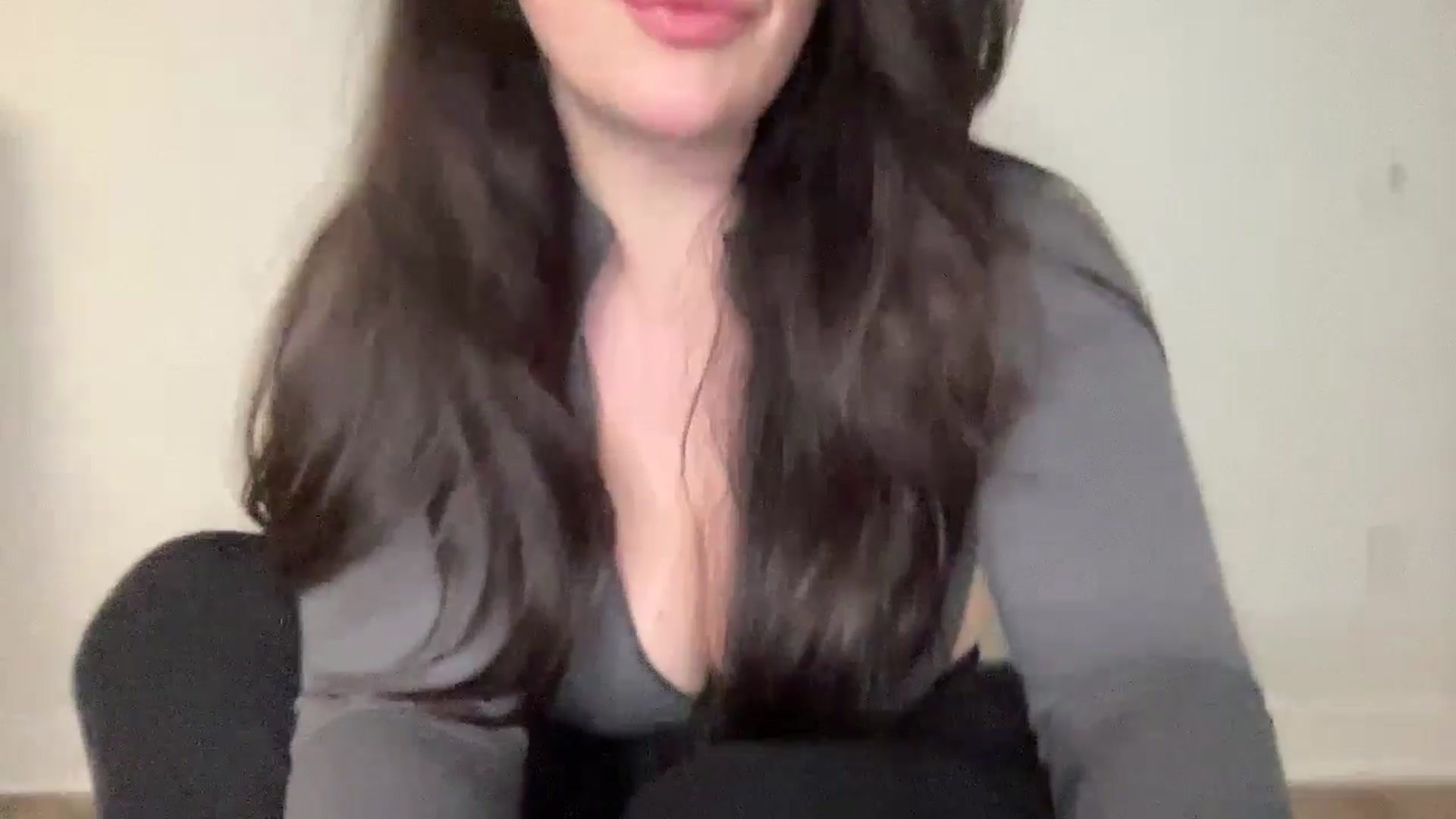 Gallery image thumbnail from EllaCakes's myfreecams stream on, 01/30/2025, 21:53 image 13 of 20