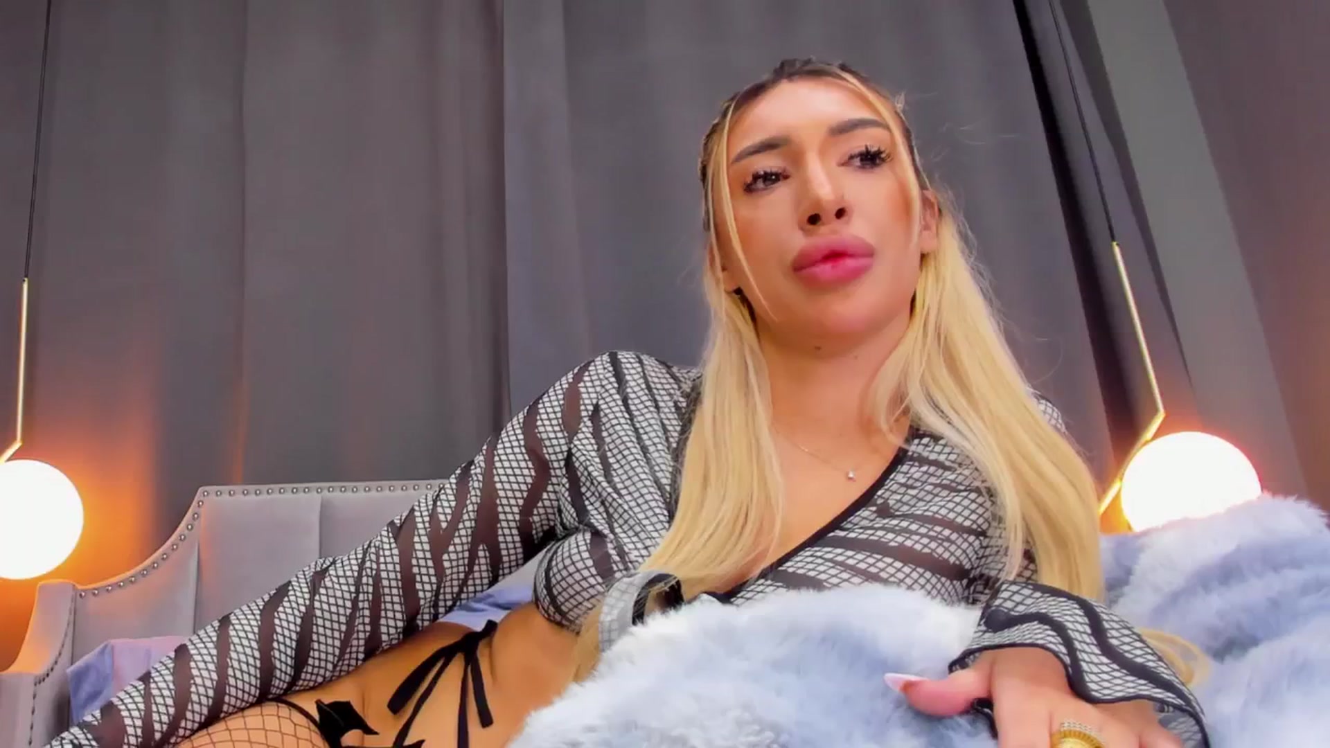 Gallery image thumbnail from EllaDiamondX's myfreecams stream on, 01/12/2026, 12:07 image 18 of 20