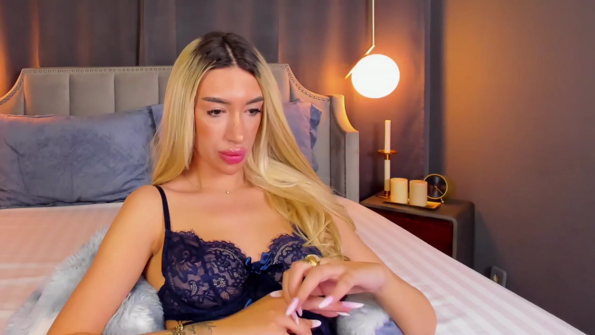 Gallery image thumbnail from EllaDiamondX's myfreecams stream on, 01/13/2026, 12:09 image 18 of 20