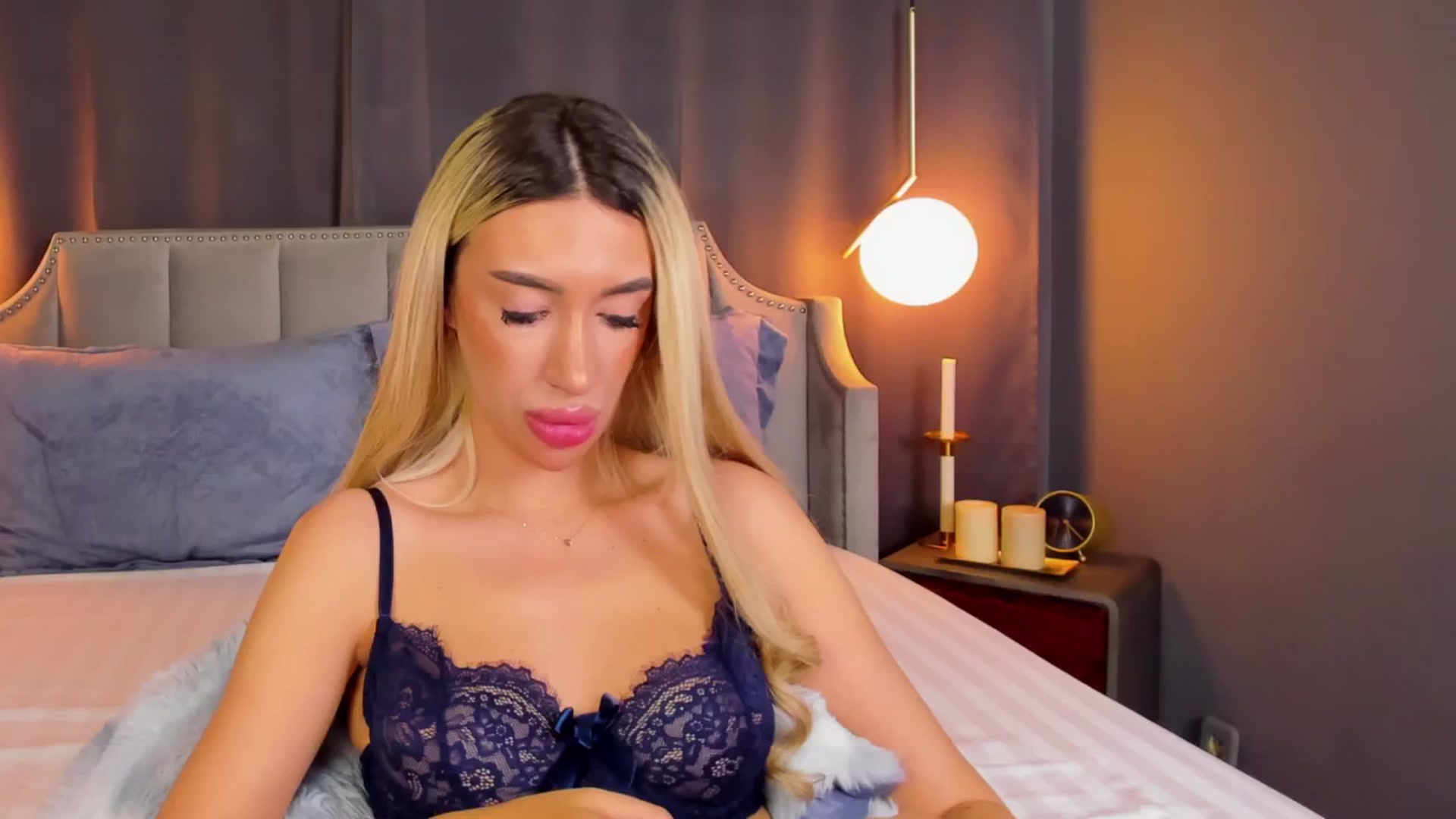 Gallery image thumbnail from EllaDiamondX's myfreecams stream on, 01/13/2026, 12:09 image 13 of 20