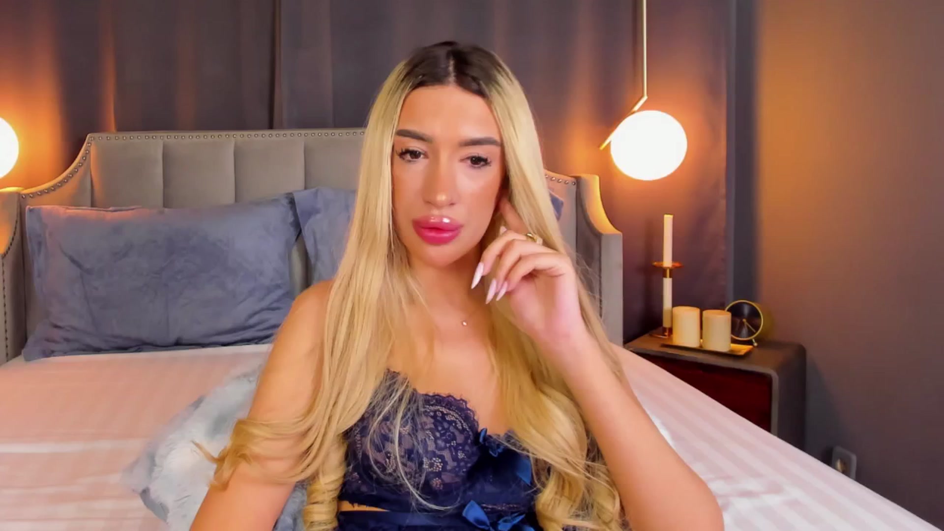 Gallery image thumbnail from EllaDiamondX's myfreecams stream on, 01/13/2026, 12:09 image 3 of 20