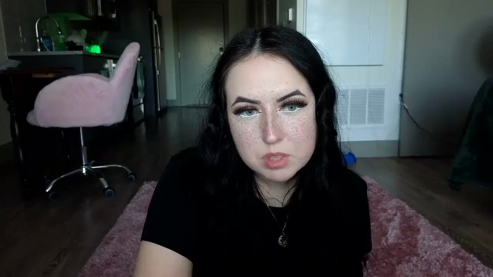 Gallery image thumbnail from EllaEverglow's myfreecams stream on, 07/14/2024, 24:17 image 14 of 20