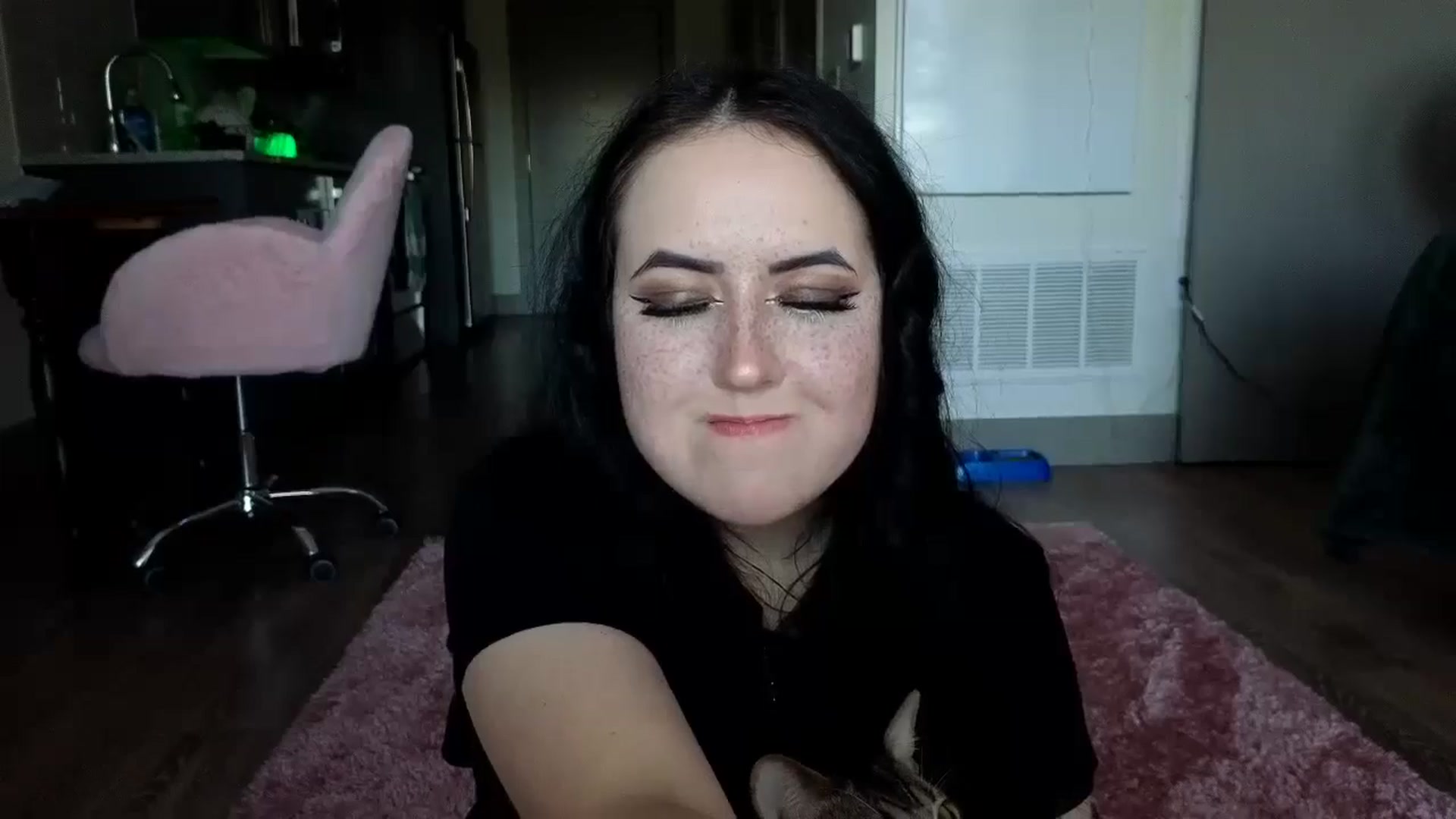 Gallery image thumbnail from EllaEverglow's myfreecams stream on, 07/14/2024, 24:17 image 13 of 20