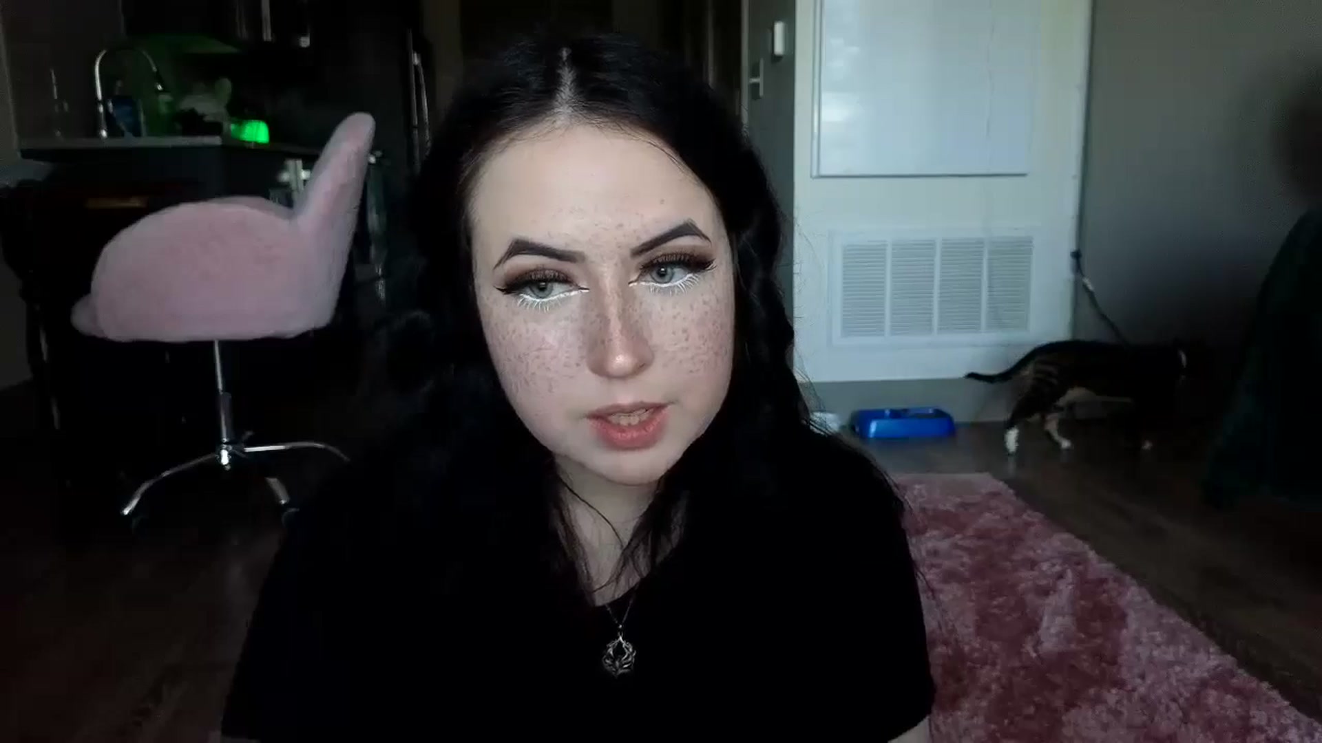 Gallery image thumbnail from EllaEverglow's myfreecams stream on, 07/14/2024, 24:17 image 7 of 20