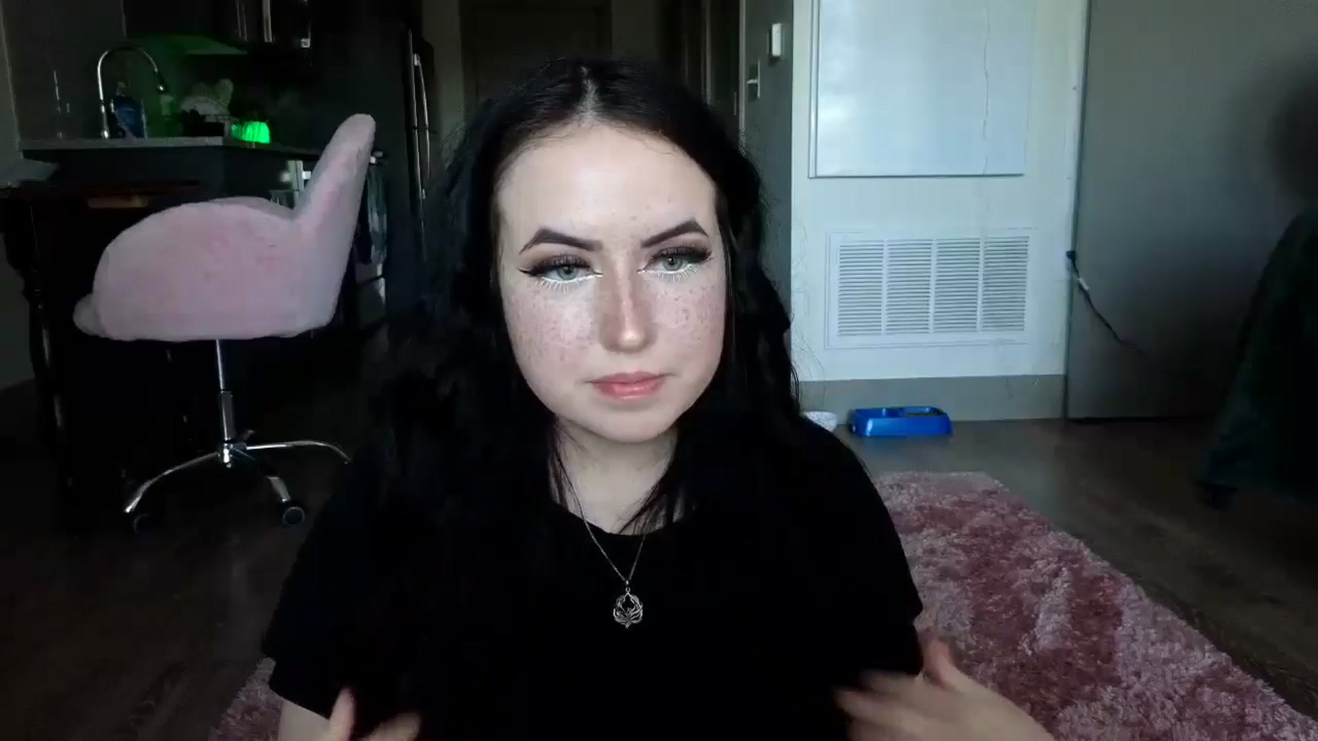 Gallery image thumbnail from EllaEverglow's myfreecams stream on, 07/14/2024, 24:17 image 18 of 20