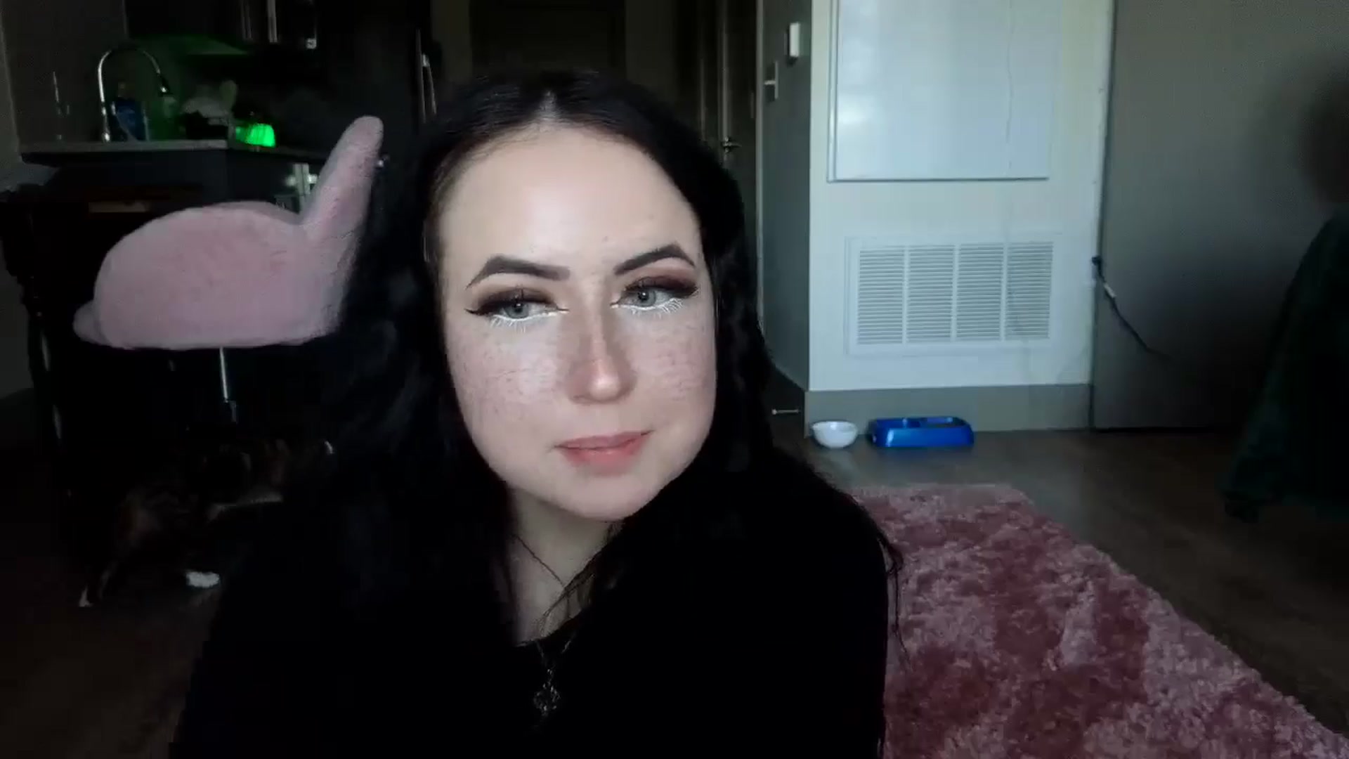 Gallery image thumbnail from EllaEverglow's myfreecams stream on, 07/14/2024, 24:17 image 6 of 20
