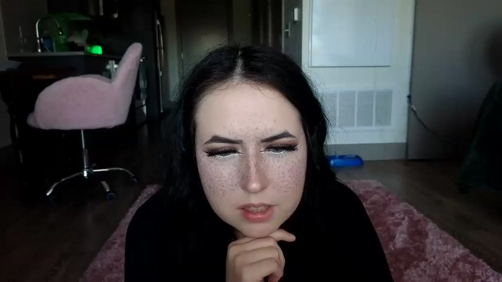 Gallery image thumbnail from EllaEverglow's myfreecams stream on, 07/14/2024, 24:17 image 20 of 20