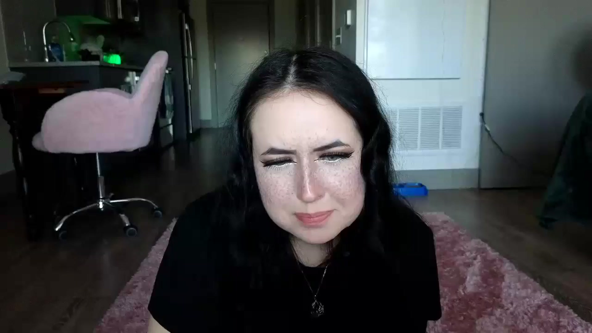 Gallery image thumbnail from EllaEverglow's myfreecams stream on, 07/14/2024, 24:17 image 17 of 20