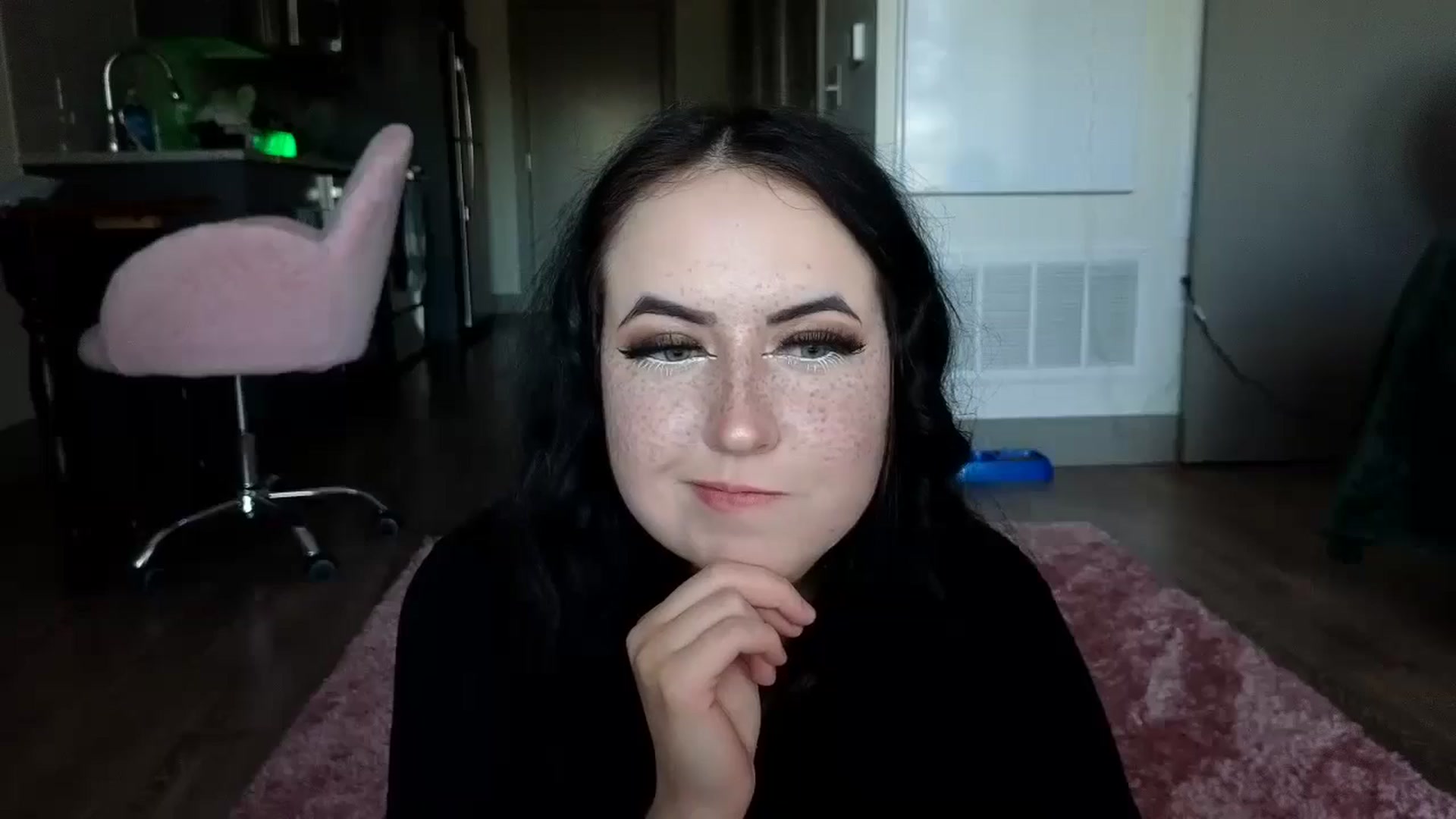 Gallery image thumbnail from EllaEverglow's myfreecams stream on, 07/14/2024, 24:17 image 19 of 20