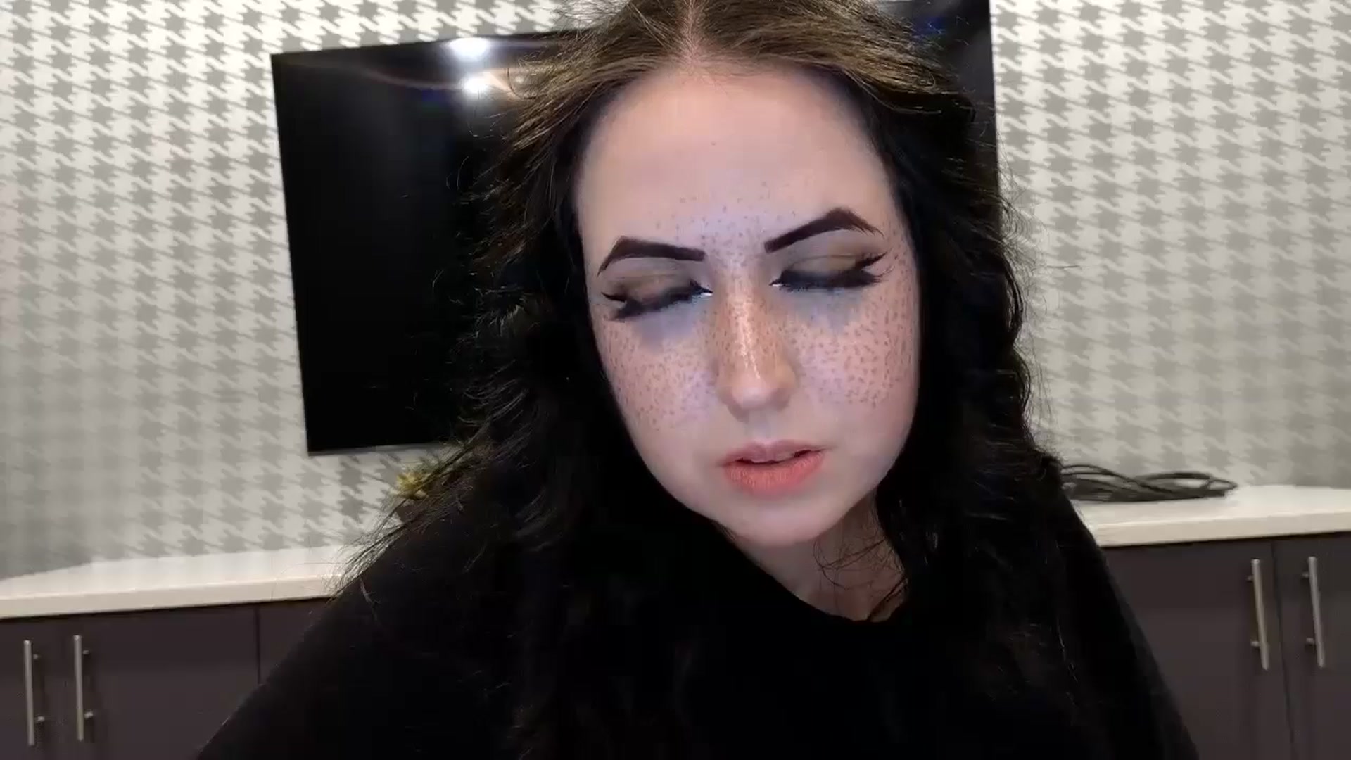 Gallery image thumbnail from EllaEverglow's myfreecams stream on, 07/19/2024, 02:01 image 20 of 20