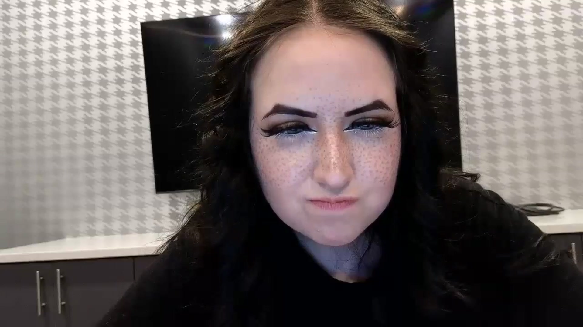 Gallery image thumbnail from EllaEverglow's myfreecams stream on, 07/19/2024, 02:01 image 13 of 20