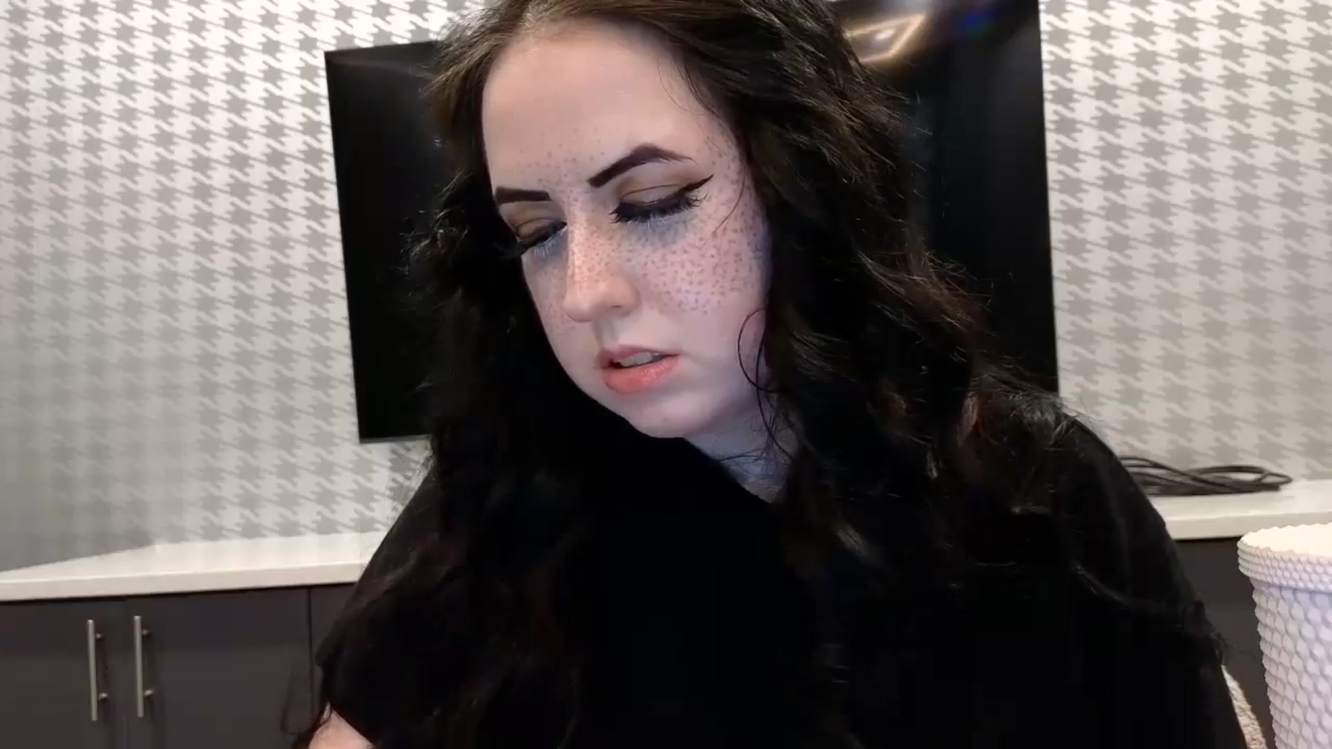 Gallery image thumbnail from EllaEverglow's myfreecams stream on, 07/19/2024, 02:01 image 12 of 20