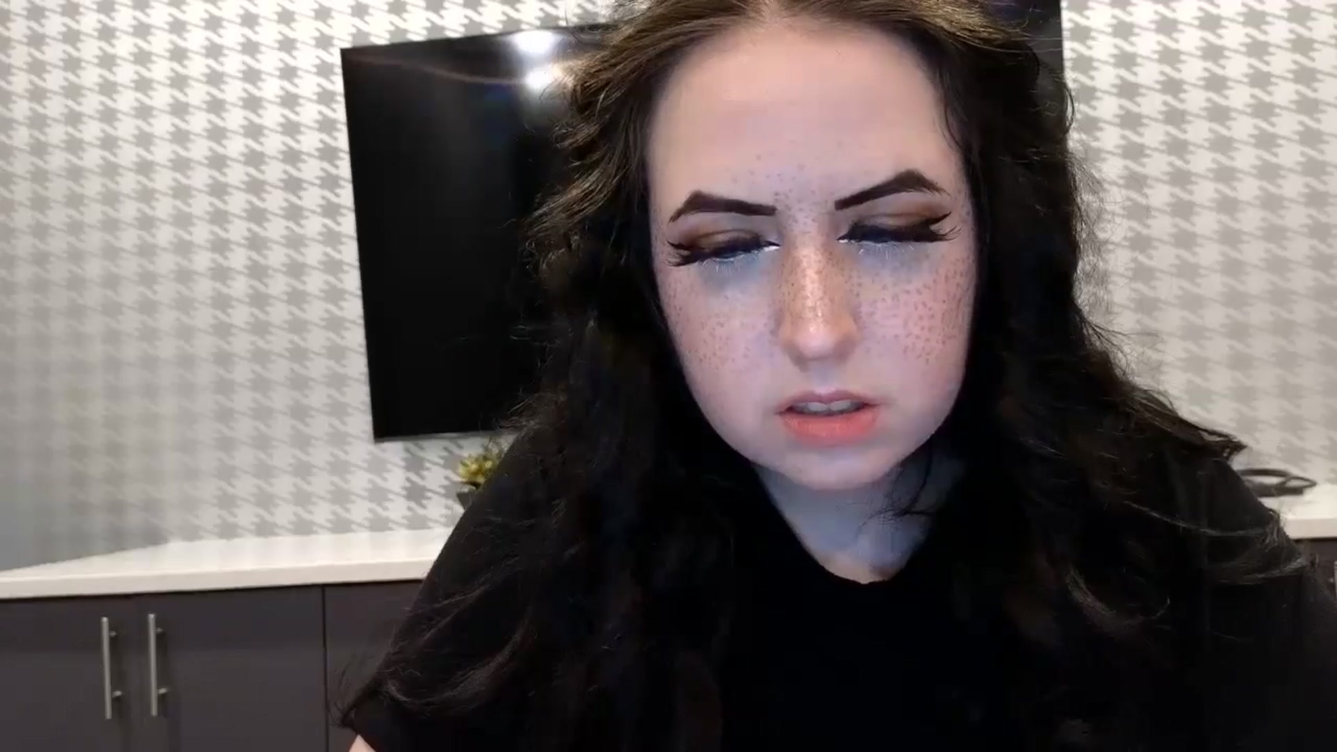 Gallery image thumbnail from EllaEverglow's myfreecams stream on, 07/19/2024, 02:01 image 7 of 20