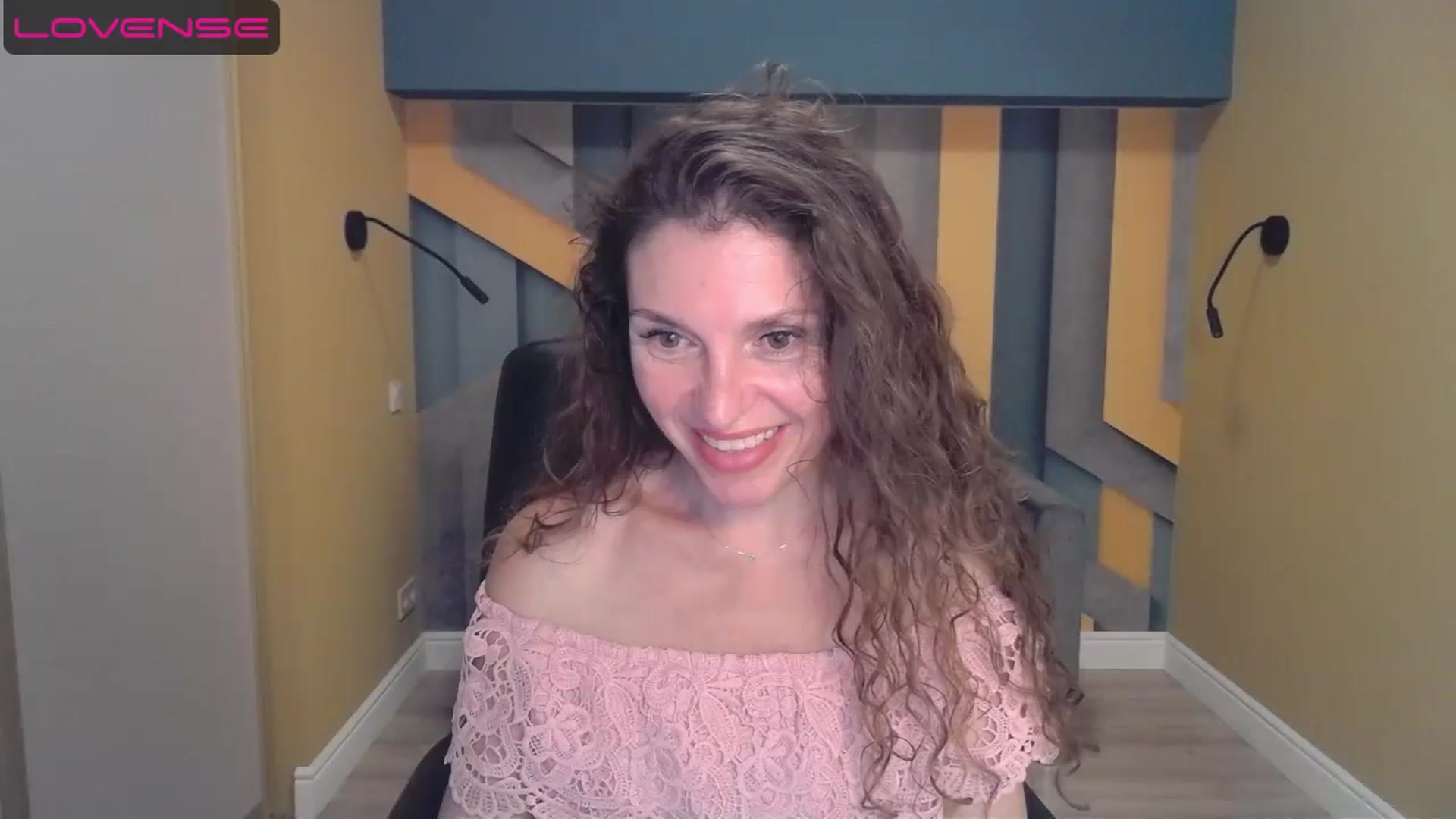 Gallery image thumbnail from EllaLong's myfreecams stream on, 07/13/2023, 12:33 image 9 of 20