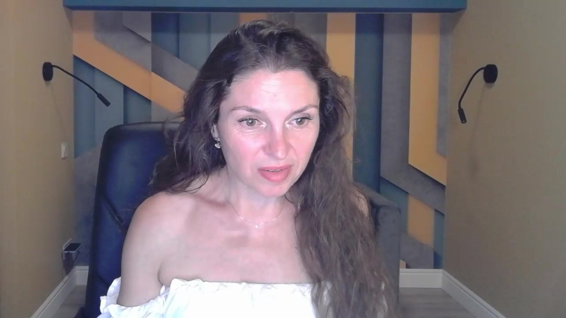 Gallery image thumbnail from EllaLong's myfreecams stream on, 07/14/2023, 12:15 image 7 of 20