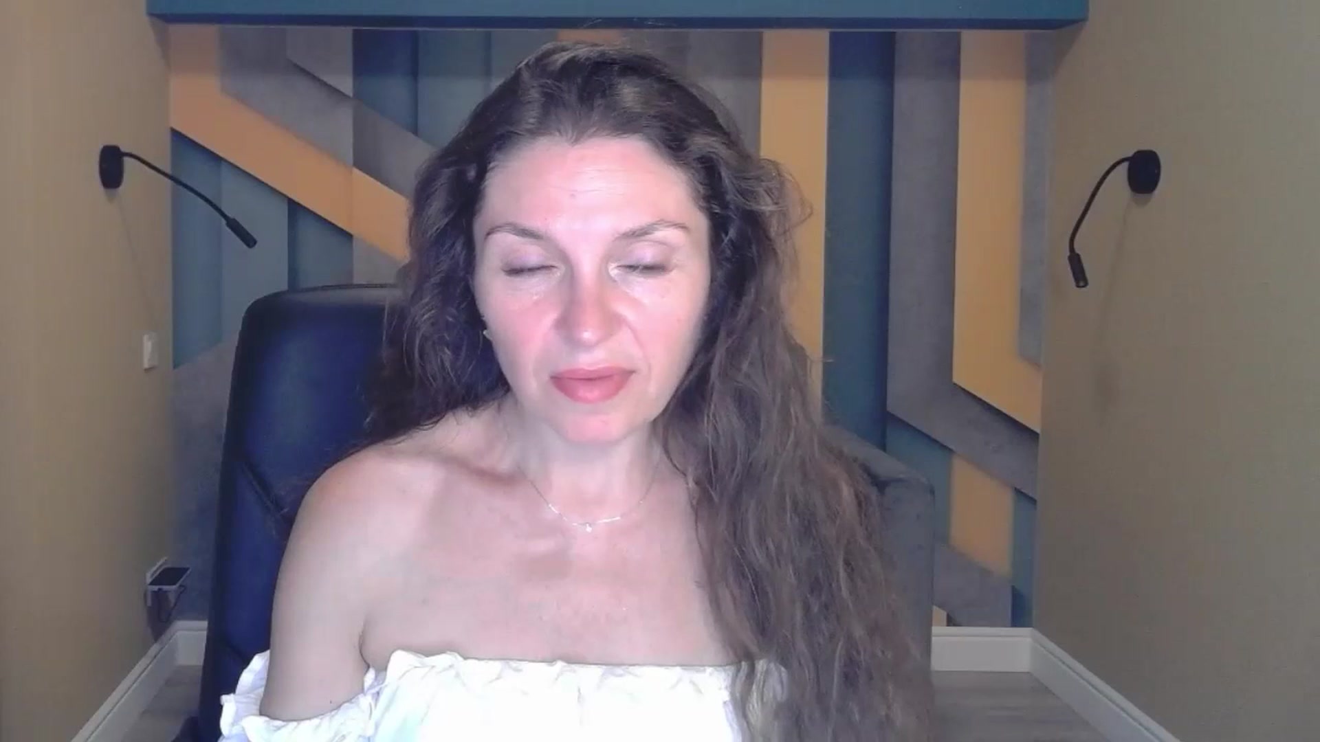 Gallery image thumbnail from EllaLong's myfreecams stream on, 07/14/2023, 12:15 image 5 of 20