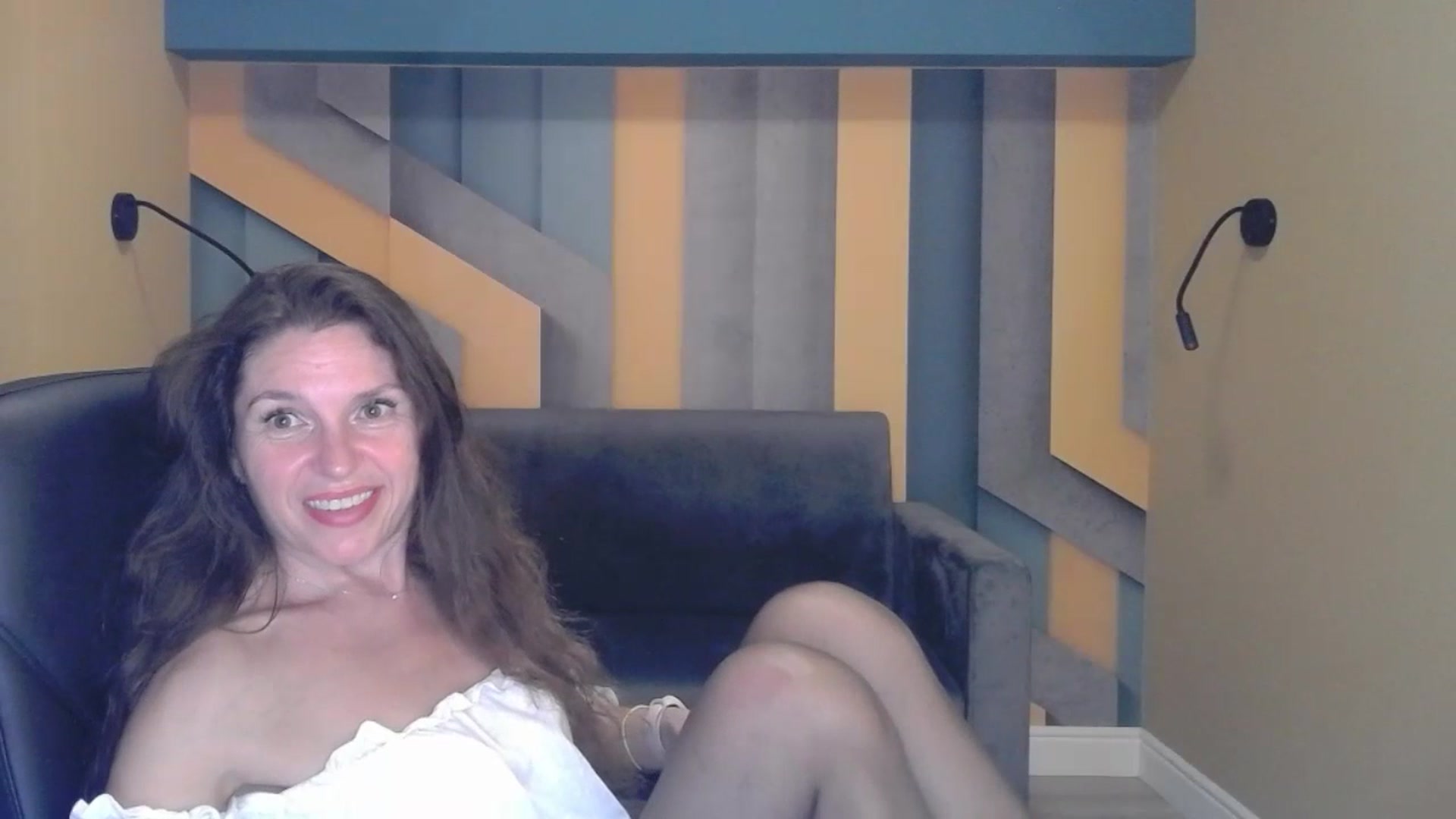 Gallery image thumbnail from EllaLong's myfreecams stream on, 07/14/2023, 12:15 image 19 of 20