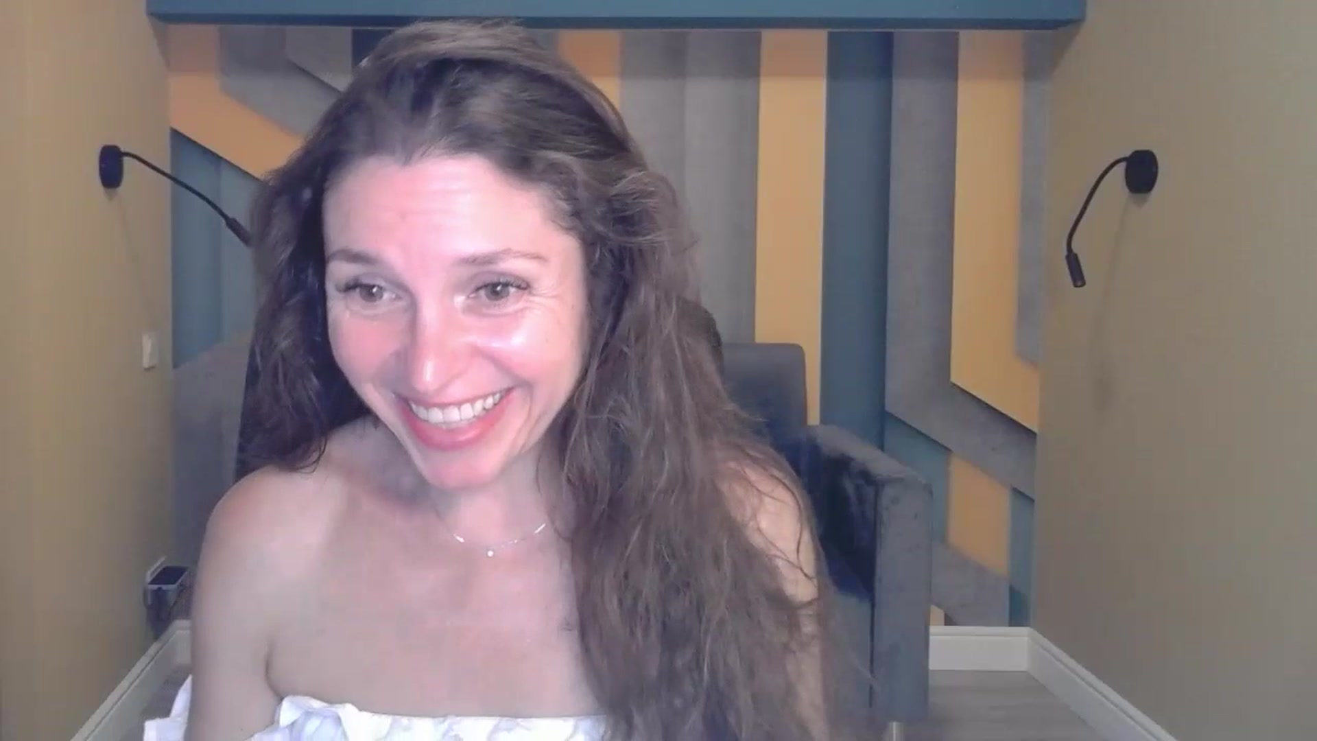 Gallery image thumbnail from EllaLong's myfreecams stream on, 07/14/2023, 12:15 image 8 of 20