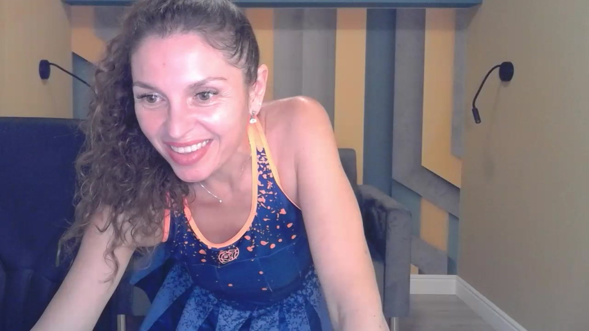 Gallery image thumbnail from EllaLong's myfreecams stream on, 07/15/2023, 16:08 image 11 of 20