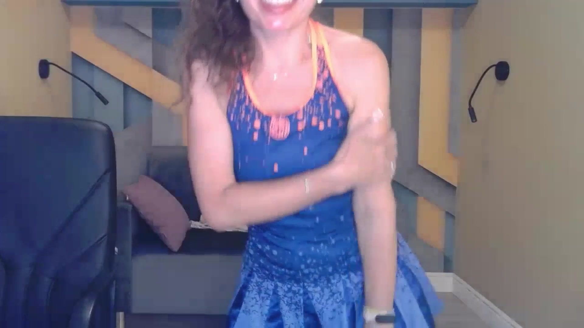 Gallery image thumbnail from EllaLong's myfreecams stream on, 07/15/2023, 16:08 image 13 of 20