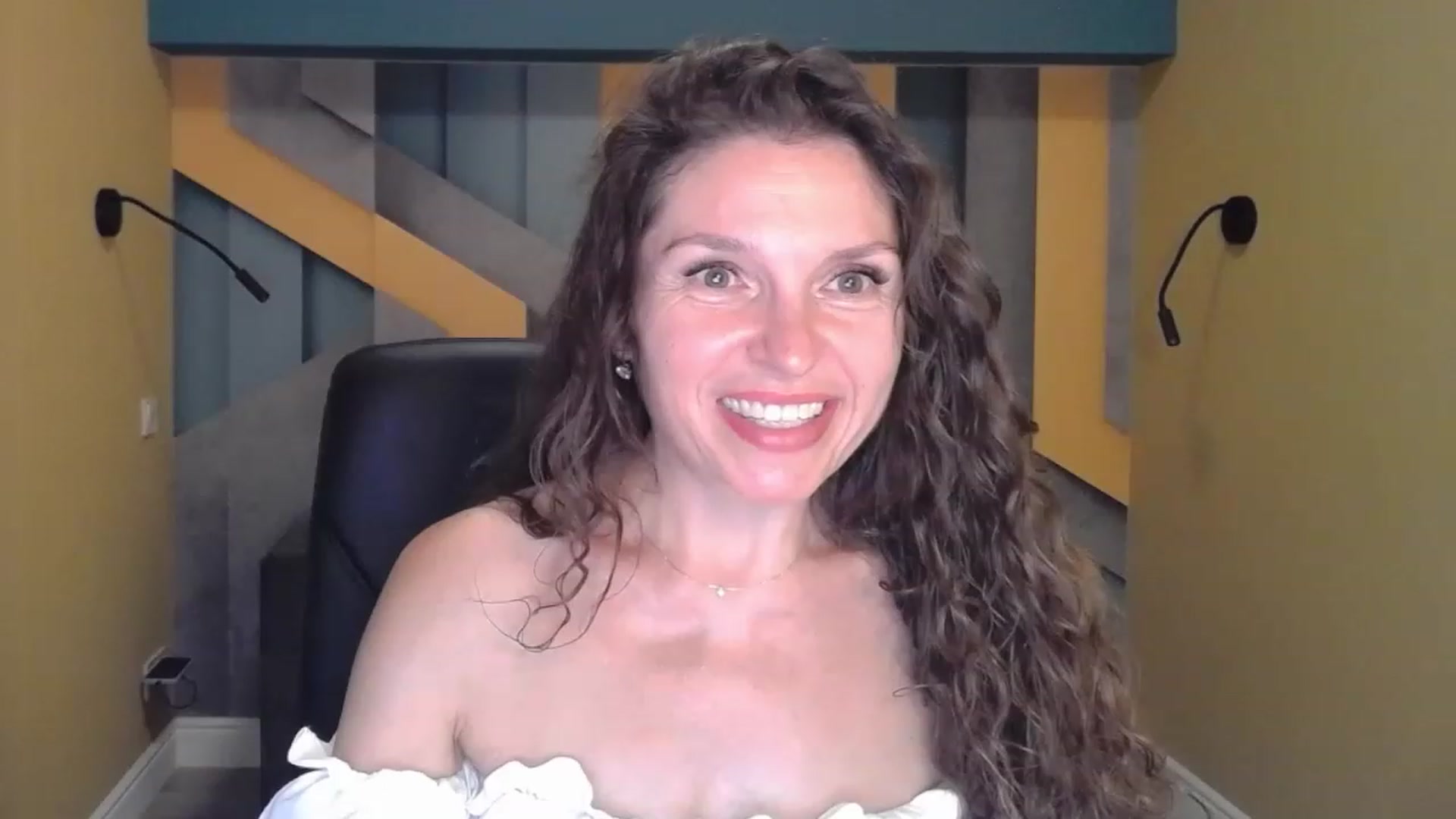 Gallery image thumbnail from EllaLong's myfreecams stream on, 07/18/2023, 12:22 image 14 of 20