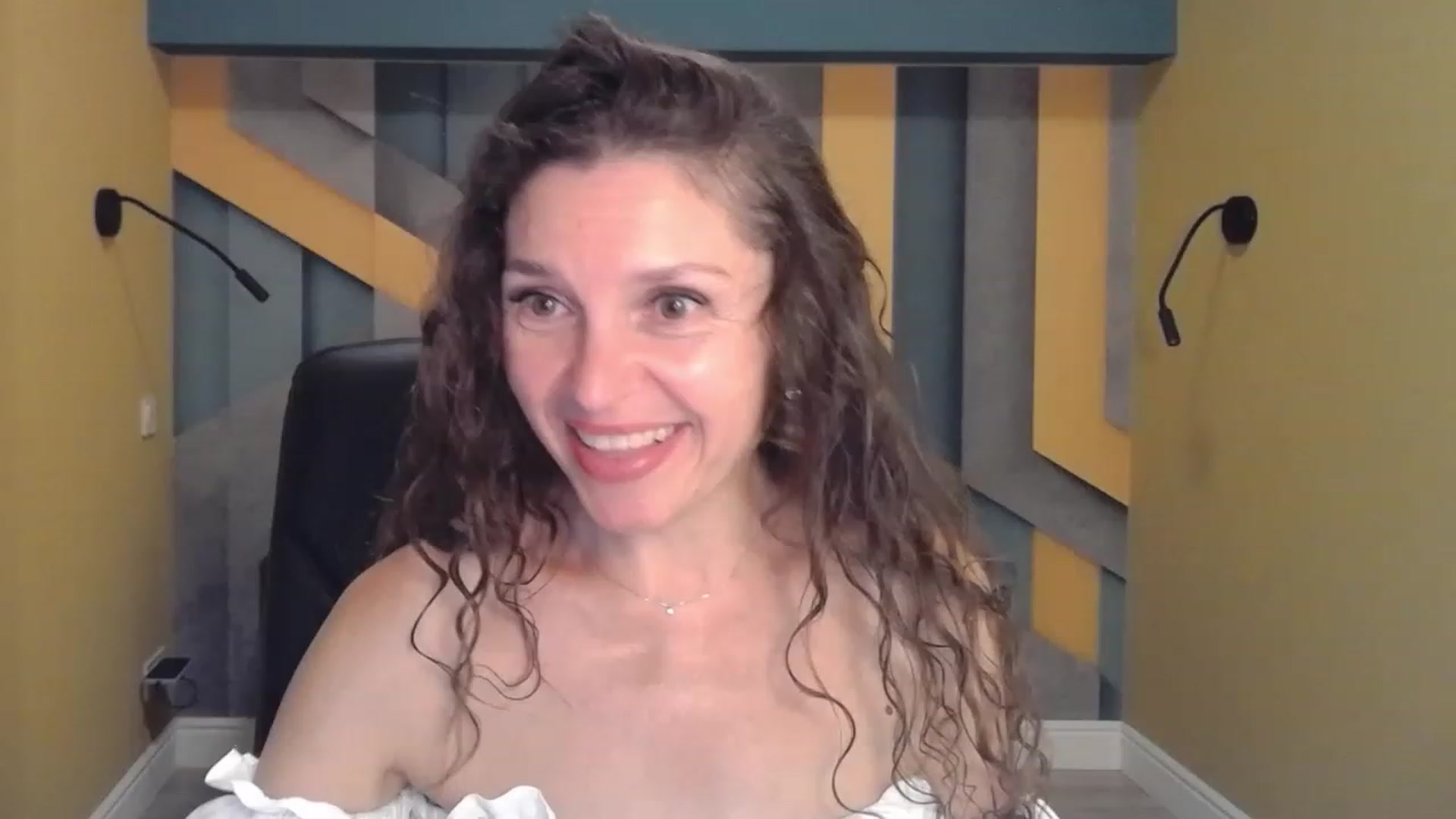 Gallery image thumbnail from EllaLong's myfreecams stream on, 07/18/2023, 12:22 image 9 of 20