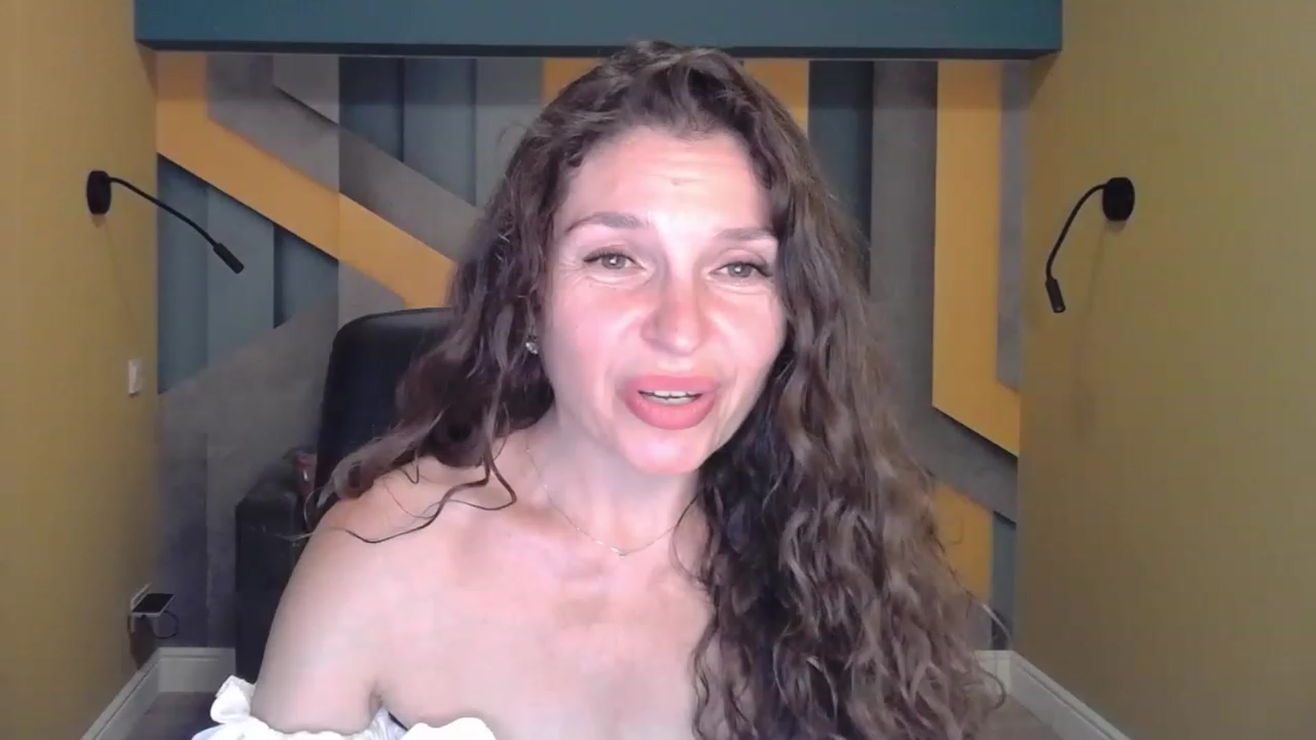 Gallery image thumbnail from EllaLong's myfreecams stream on, 07/18/2023, 12:22 image 5 of 20