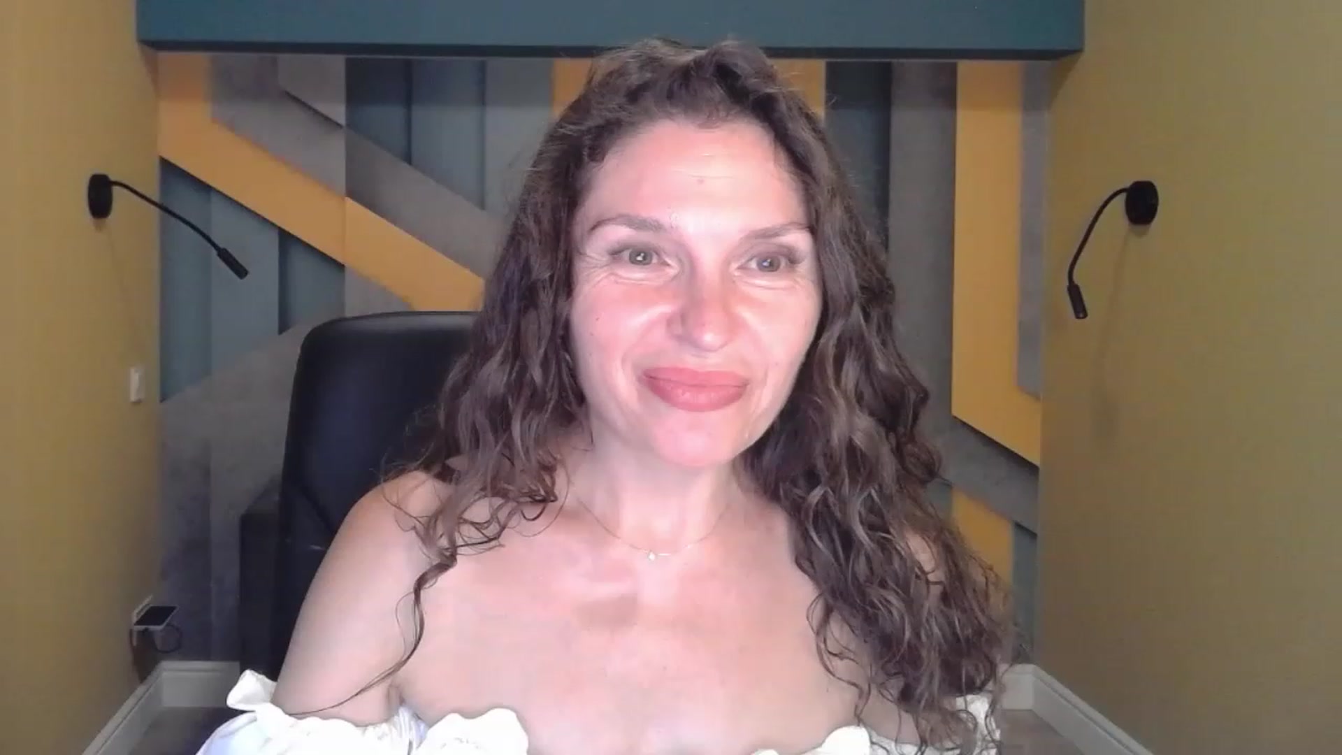 Gallery image thumbnail from EllaLong's myfreecams stream on, 07/18/2023, 12:22 image 11 of 20