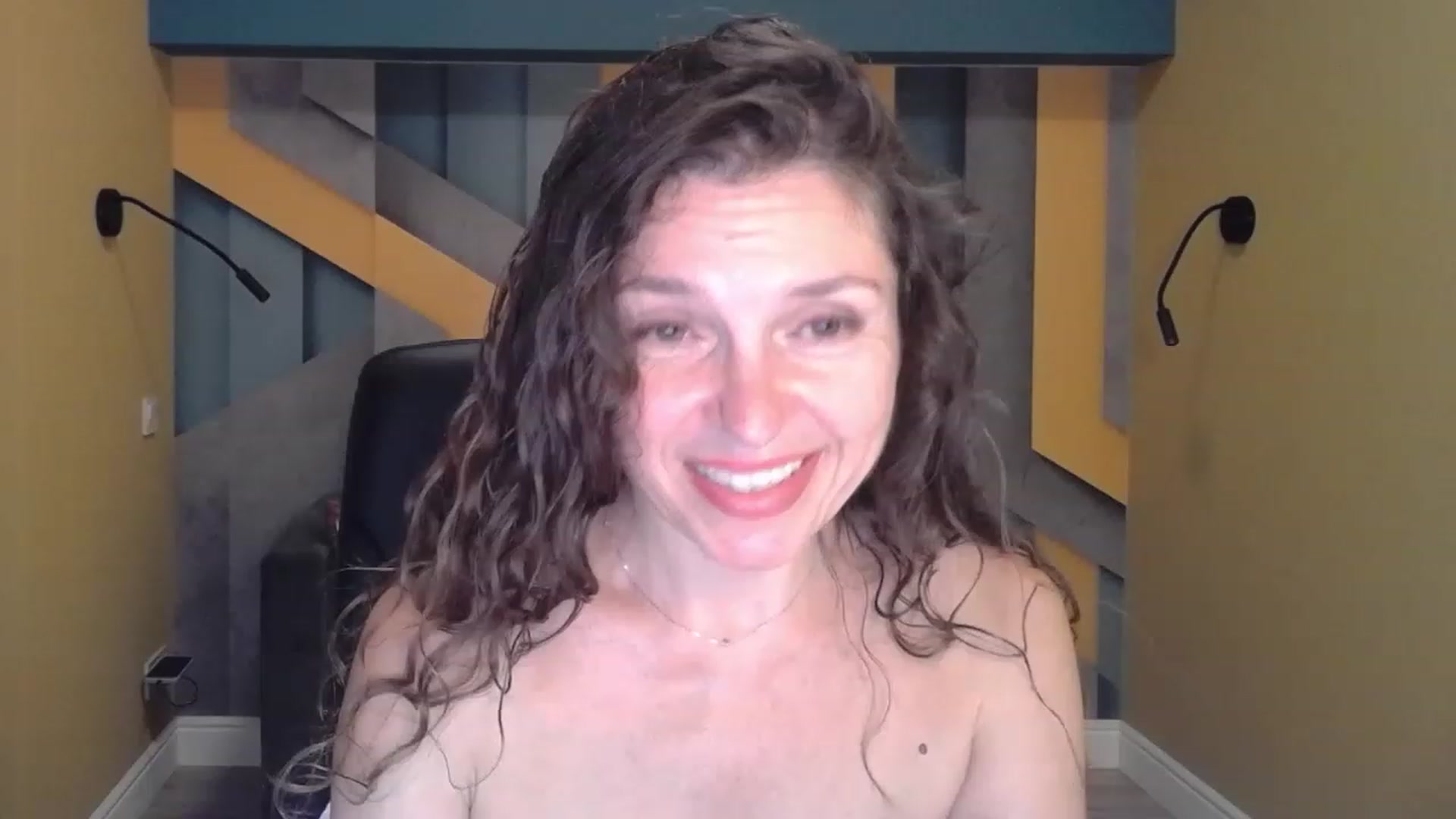 Gallery image thumbnail from EllaLong's myfreecams stream on, 07/18/2023, 12:22 image 1 of 20