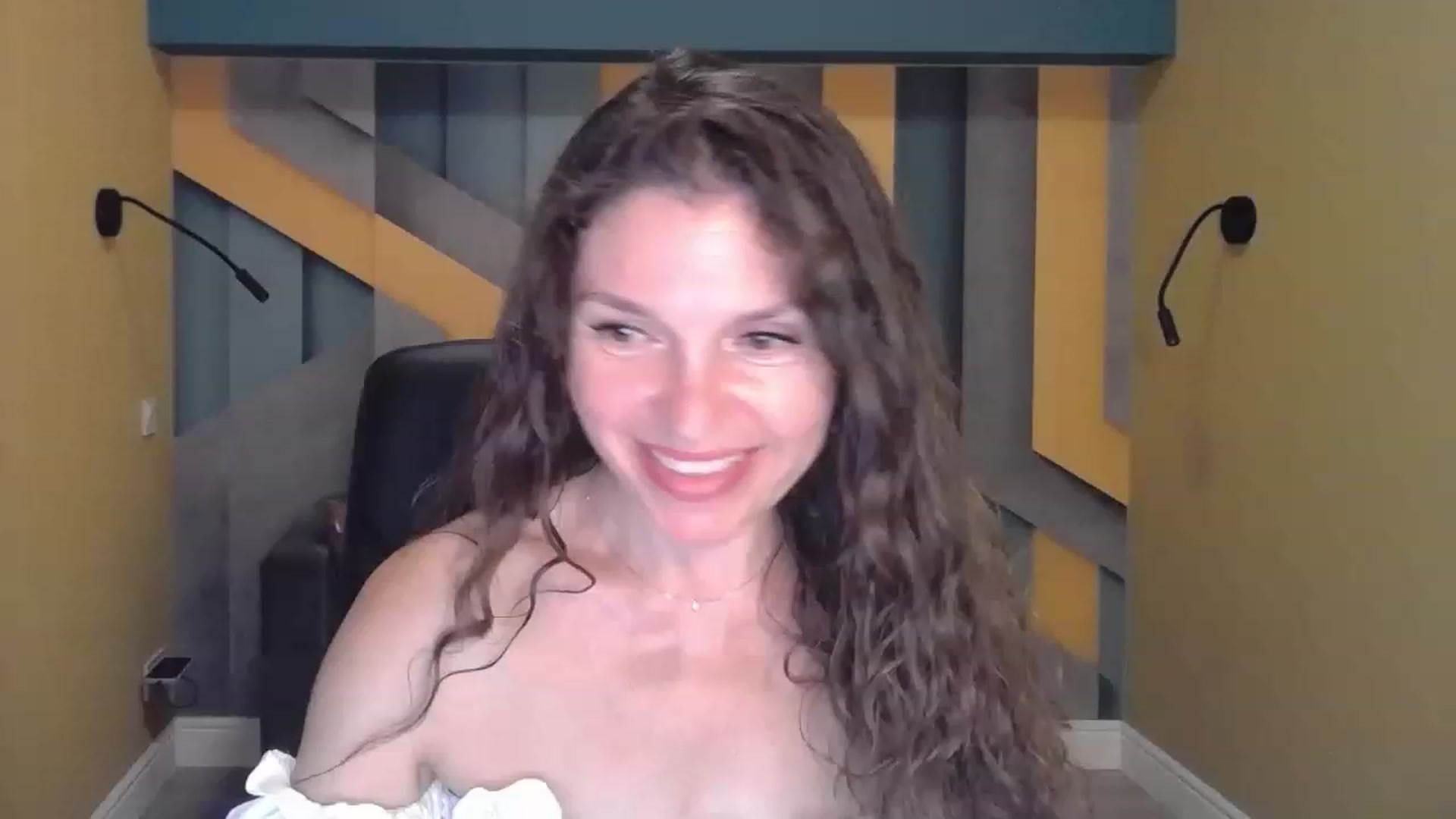 Gallery image thumbnail from EllaLong's myfreecams stream on, 07/18/2023, 12:22 image 6 of 20