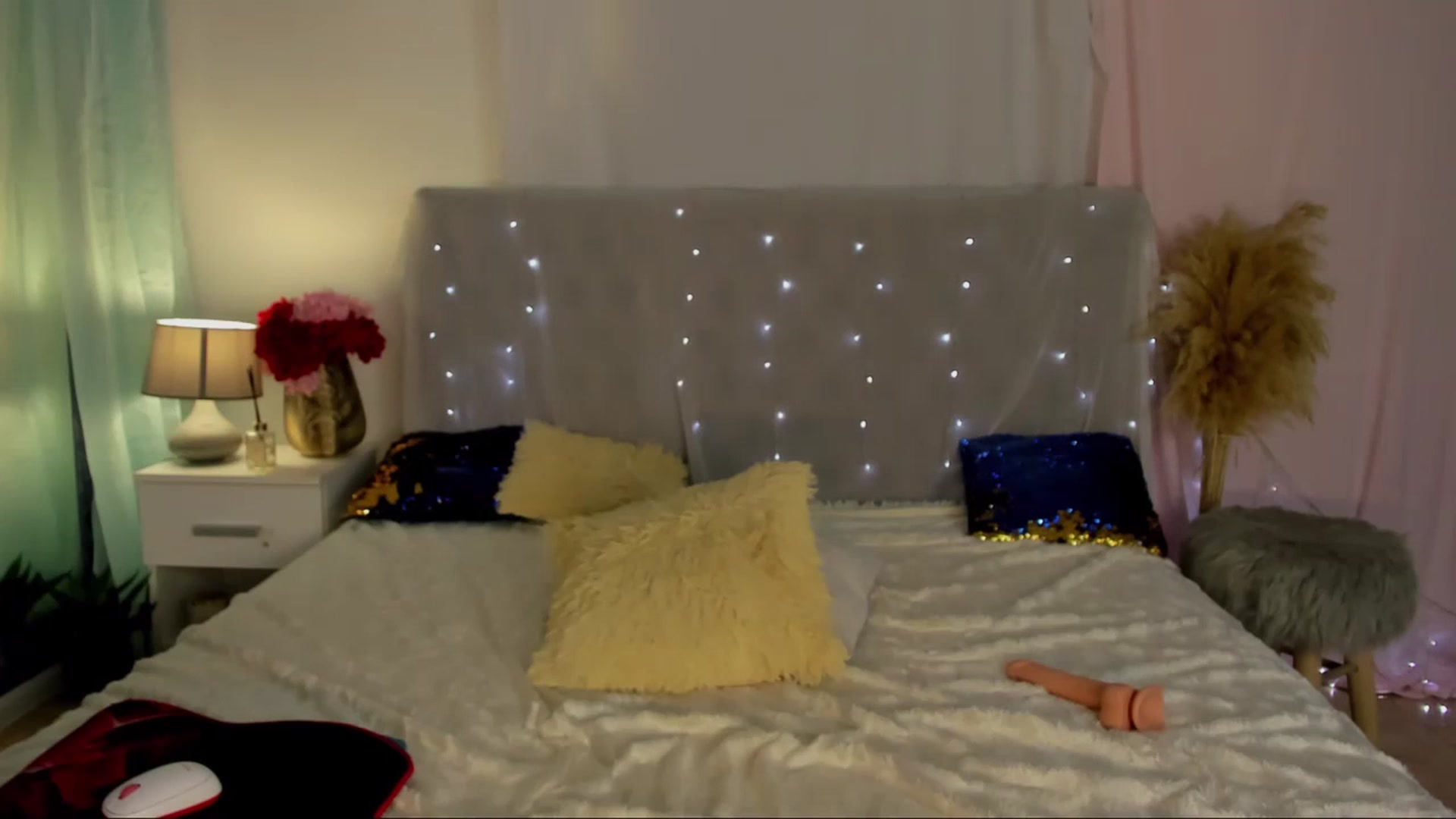 Gallery image thumbnail from EllaMyerss's myfreecams stream on, 07/14/2023, 10:59 image 15 of 20