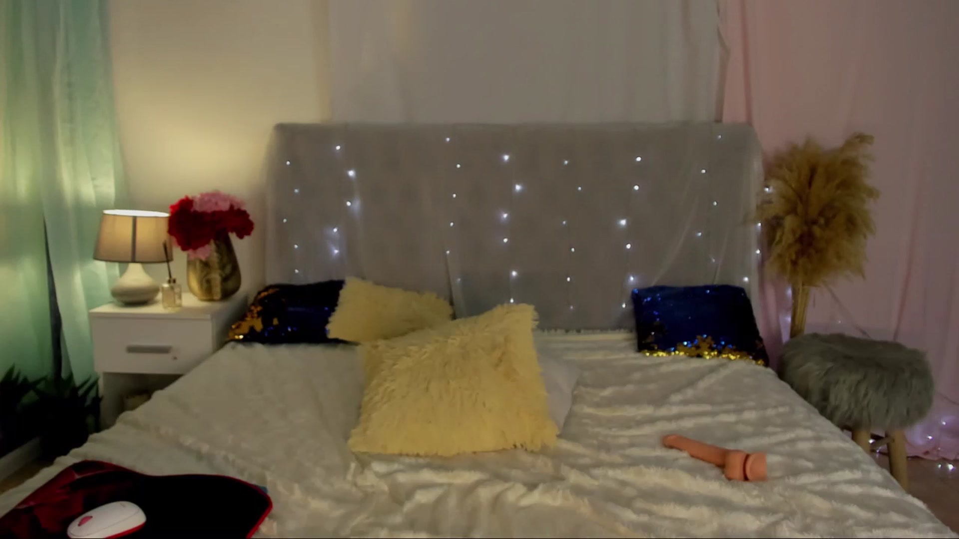 Gallery image thumbnail from EllaMyerss's myfreecams stream on, 07/14/2023, 10:59 image 13 of 20