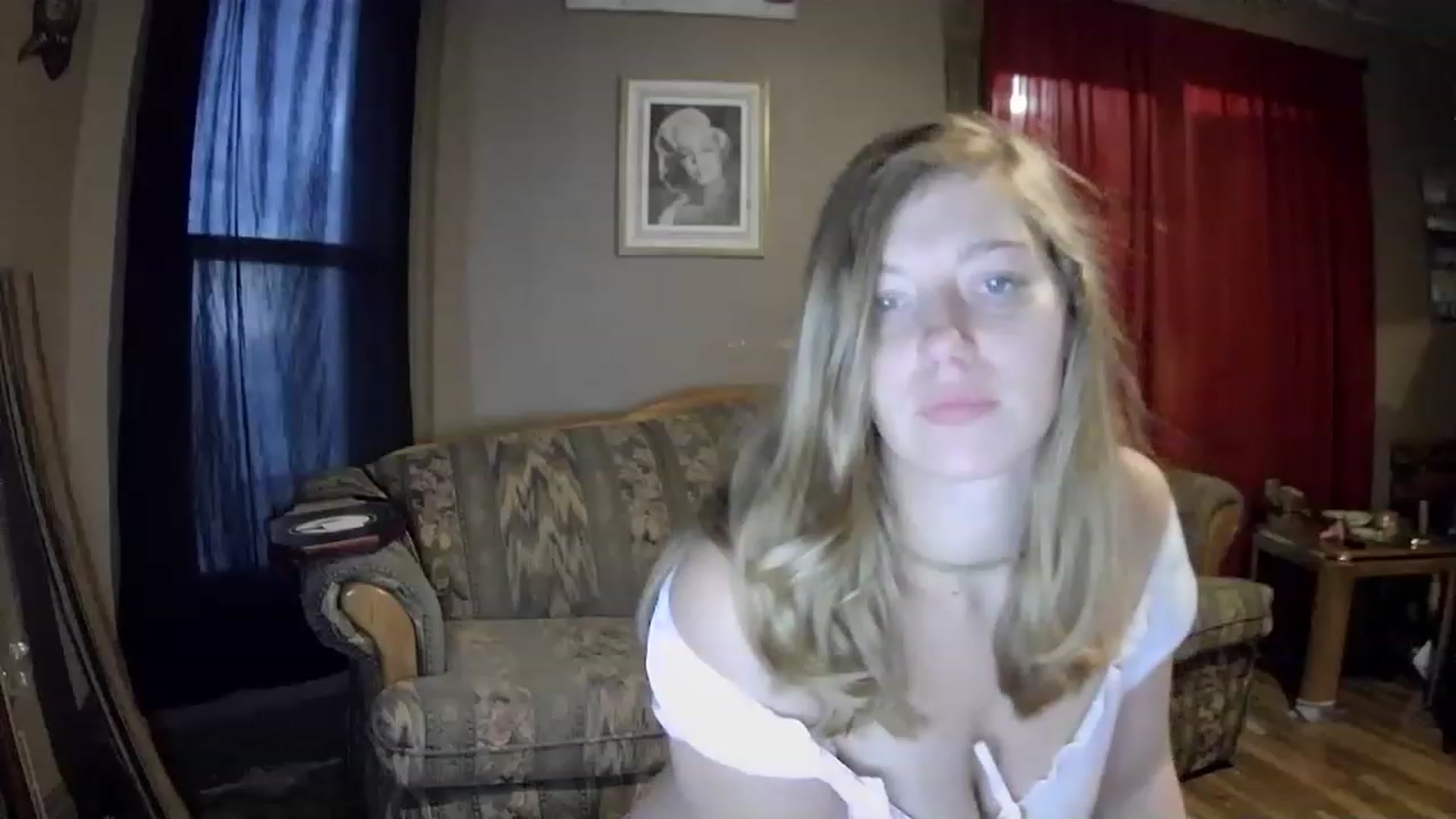 Gallery image thumbnail from EllaRose1321's myfreecams stream on, 11/18/2022, 22:56 image 10 of 20