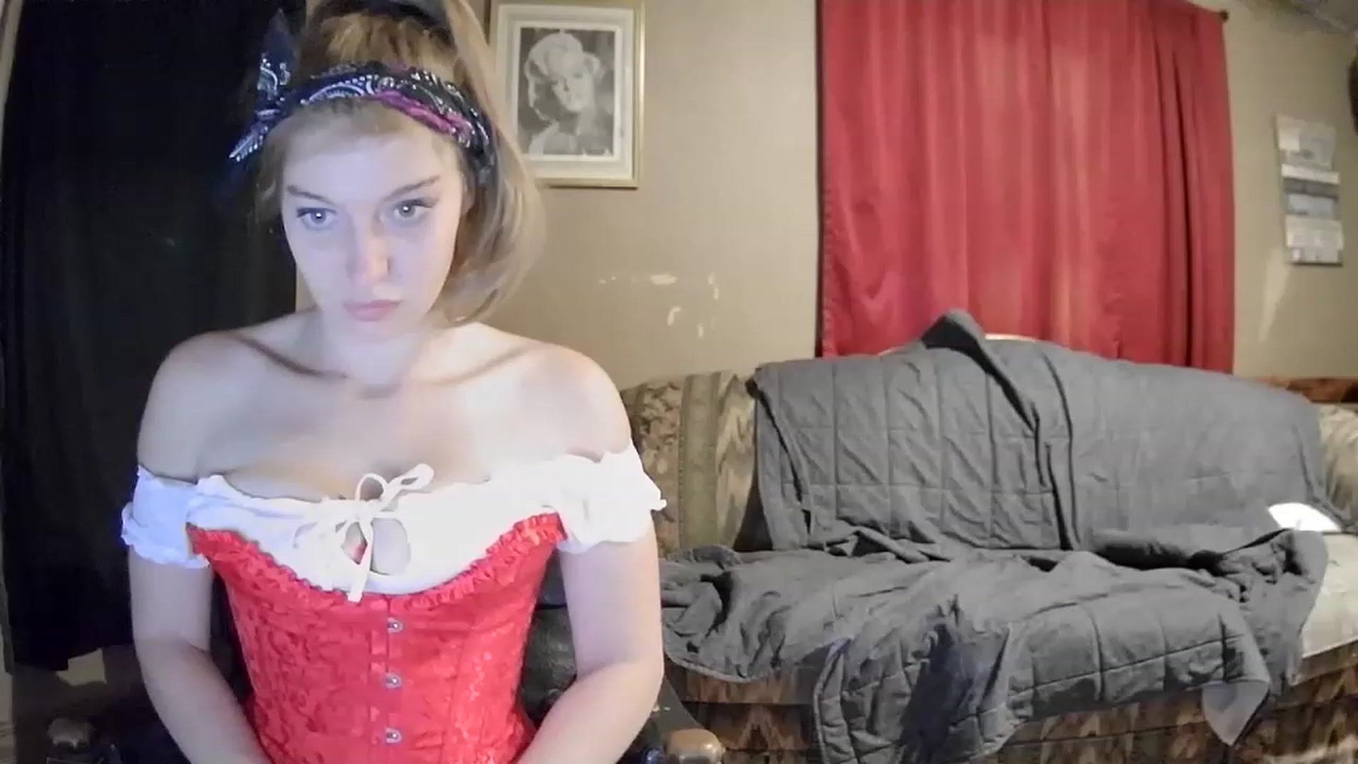 Gallery image thumbnail from EllaRose1321's myfreecams stream on, 12/01/2022, 01:38 image 13 of 20