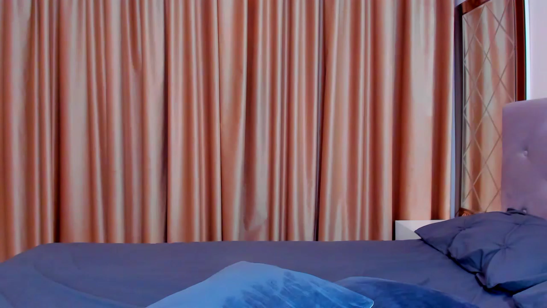 Gallery image thumbnail from EllaRossa's myfreecams stream on, 12/03/2022, 13:47 image 20 of 20