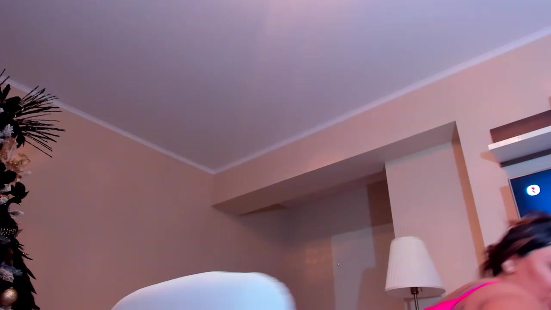 Gallery image thumbnail from EllaRossa's myfreecams stream on, 12/19/2022, 15:07 image 8 of 20