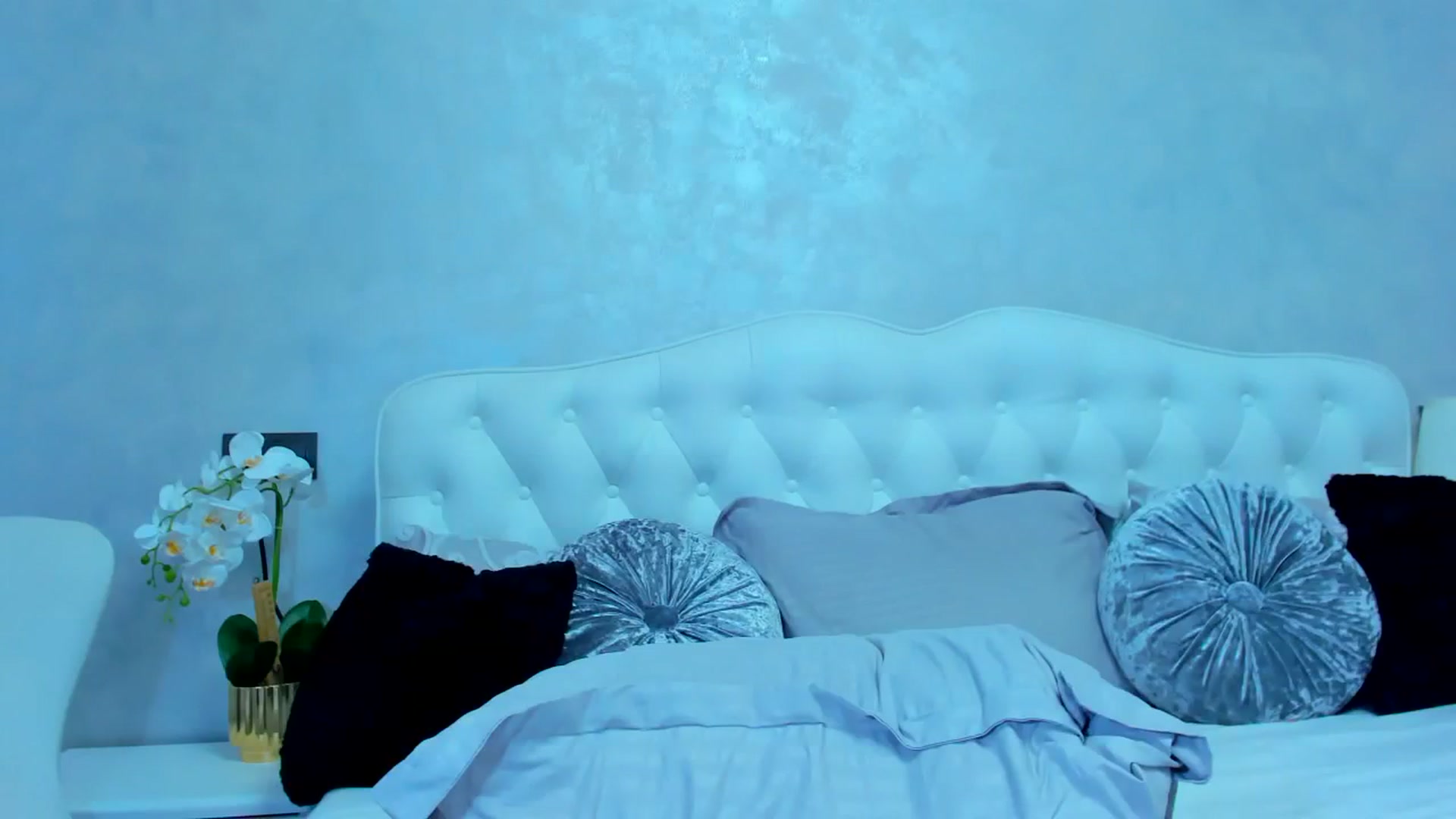 Gallery image thumbnail from EllaRossa's myfreecams stream on, 08/12/2023, 13:42 image 12 of 20