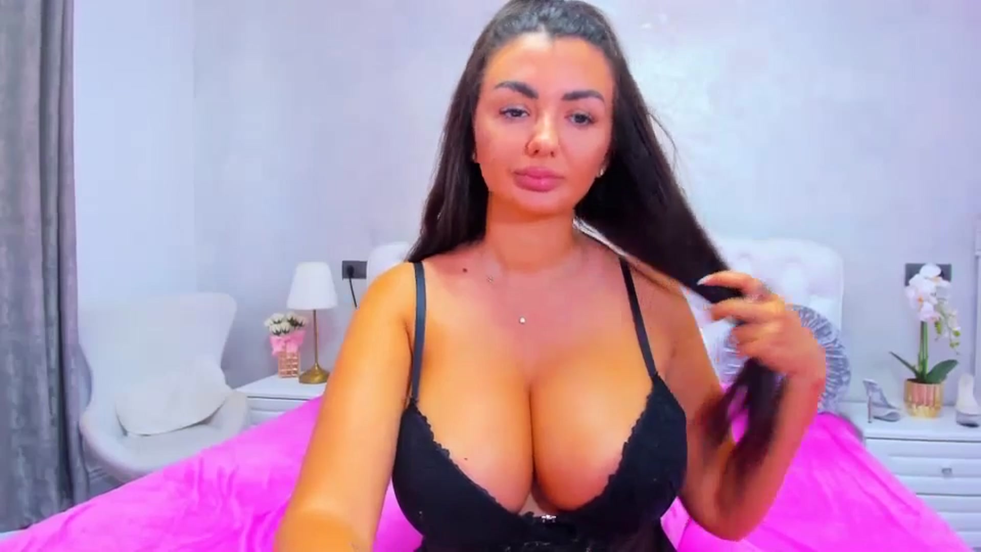 Gallery image thumbnail from EllaRossa's myfreecams stream on, 06/29/2024, 11:24 image 4 of 20