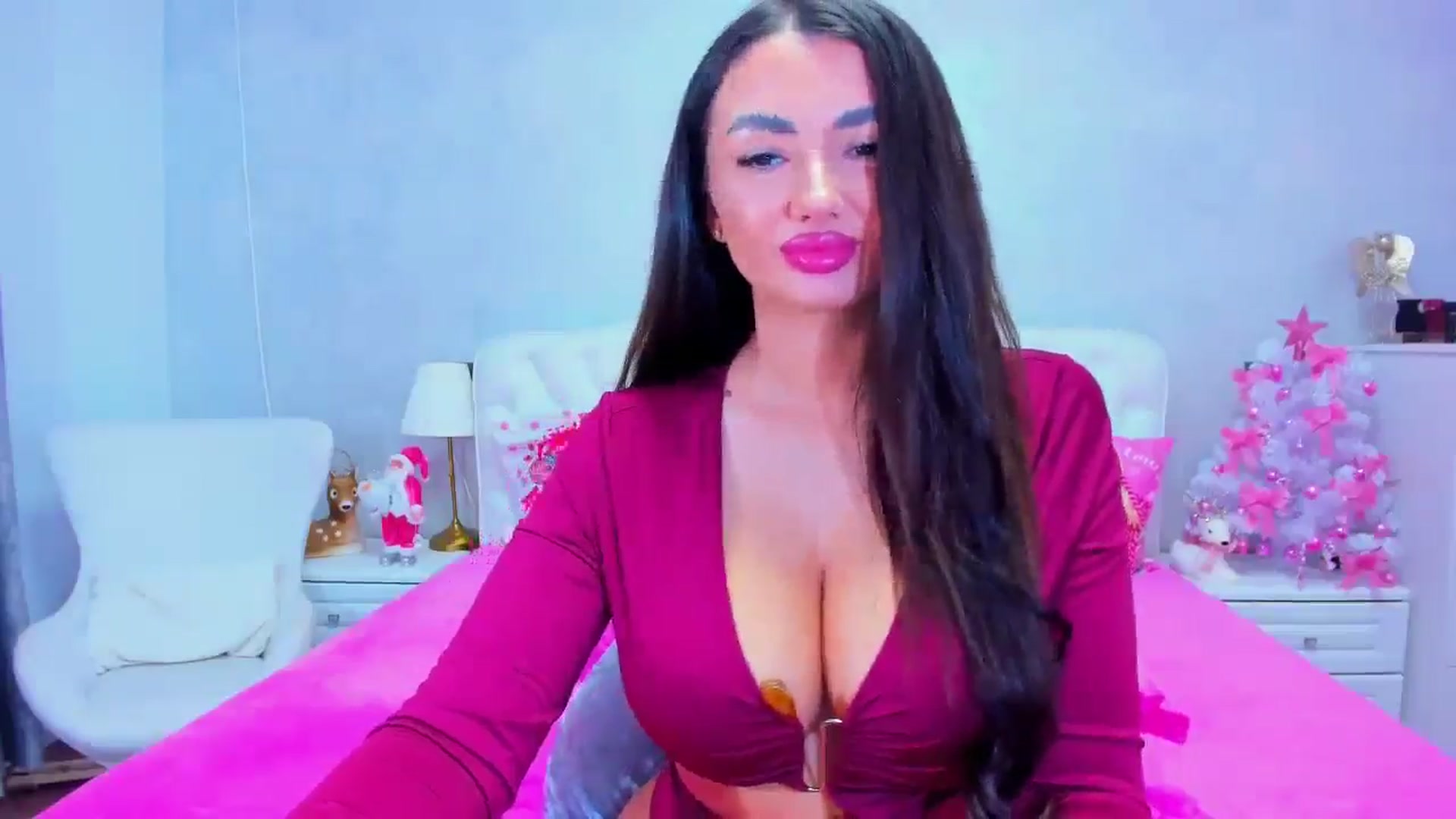 Gallery image thumbnail from EllaRossa's myfreecams stream on, 12/31/2025, 13:15 image 2 of 20