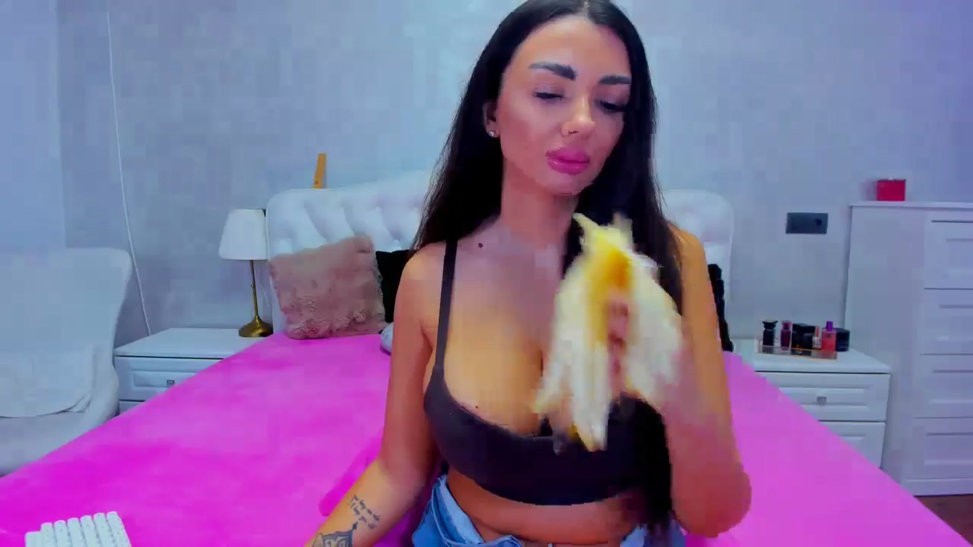 Gallery image thumbnail from EllaRossa's myfreecams stream on, 02/06/2026, 14:41 image 13 of 20