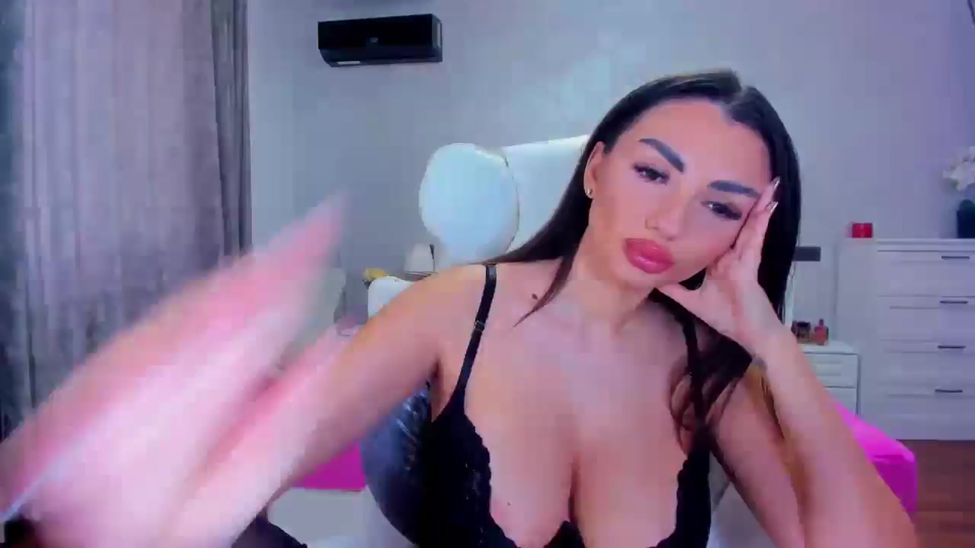 Gallery image thumbnail from EllaRossa's myfreecams stream on, 03/27/2026, 14:34 image 1 of 20