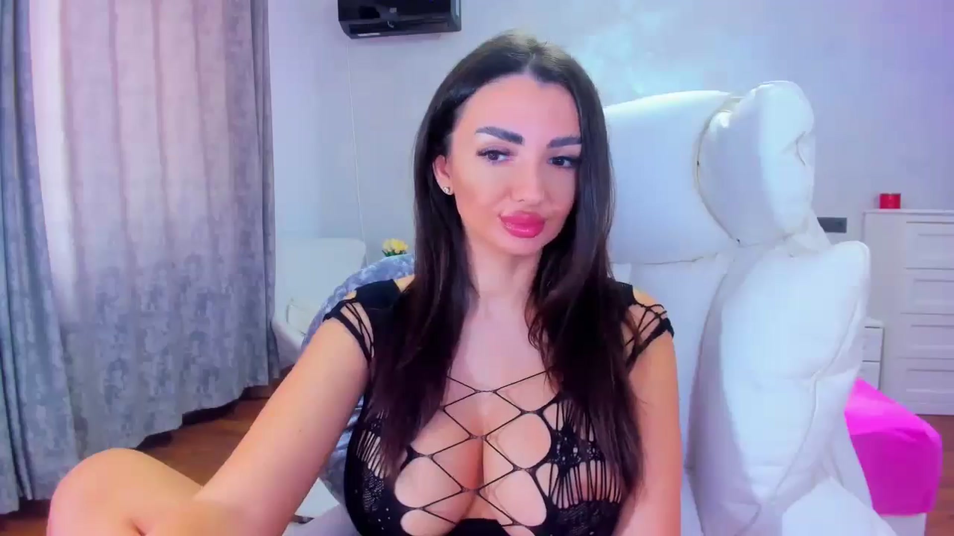 Gallery image thumbnail from EllaRossa's myfreecams stream on, 03/28/2026, 14:16 image 2 of 20