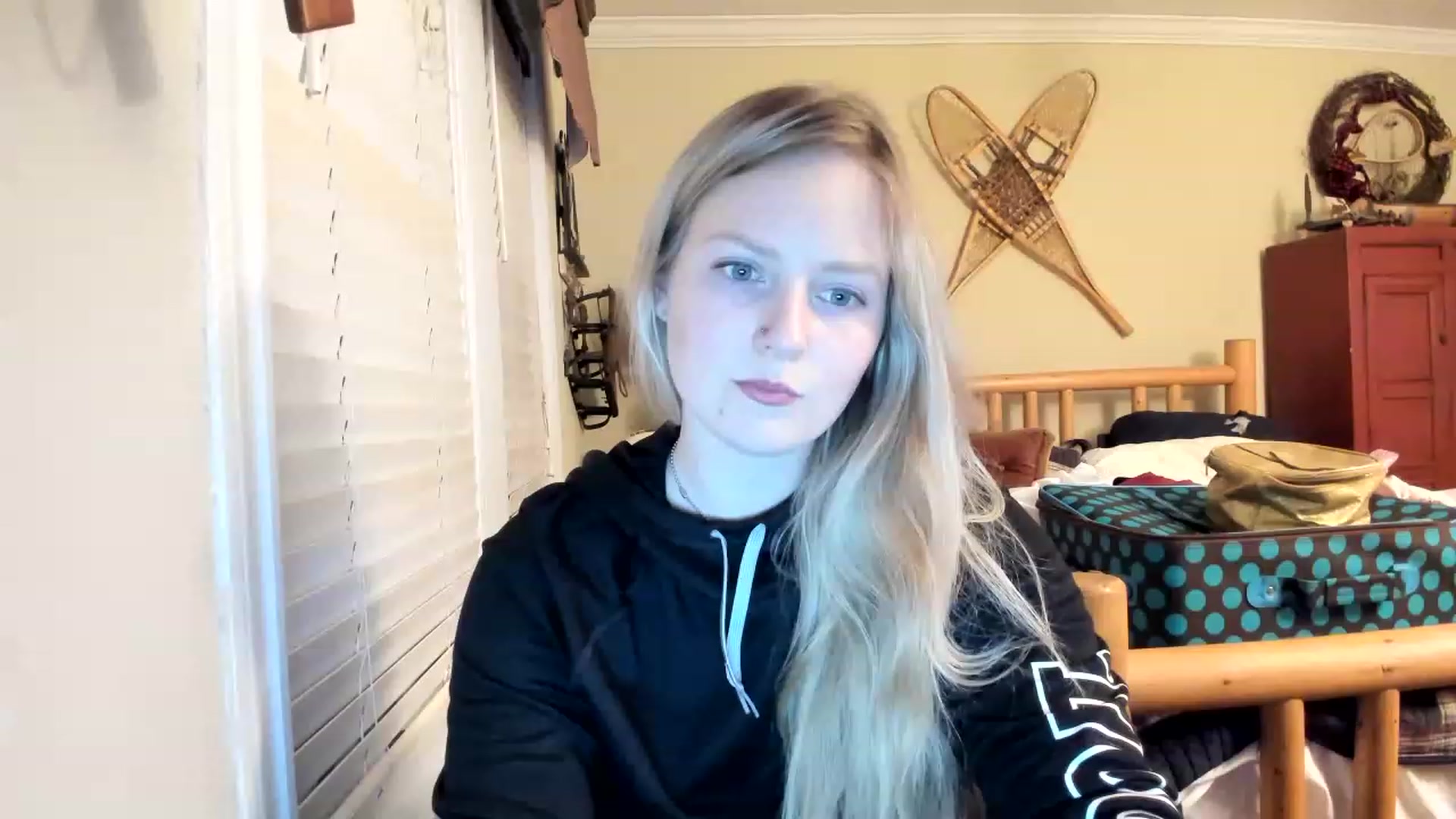 Gallery image thumbnail from EllaWood's myfreecams stream on, 02/18/2023, 23:57 image 11 of 20